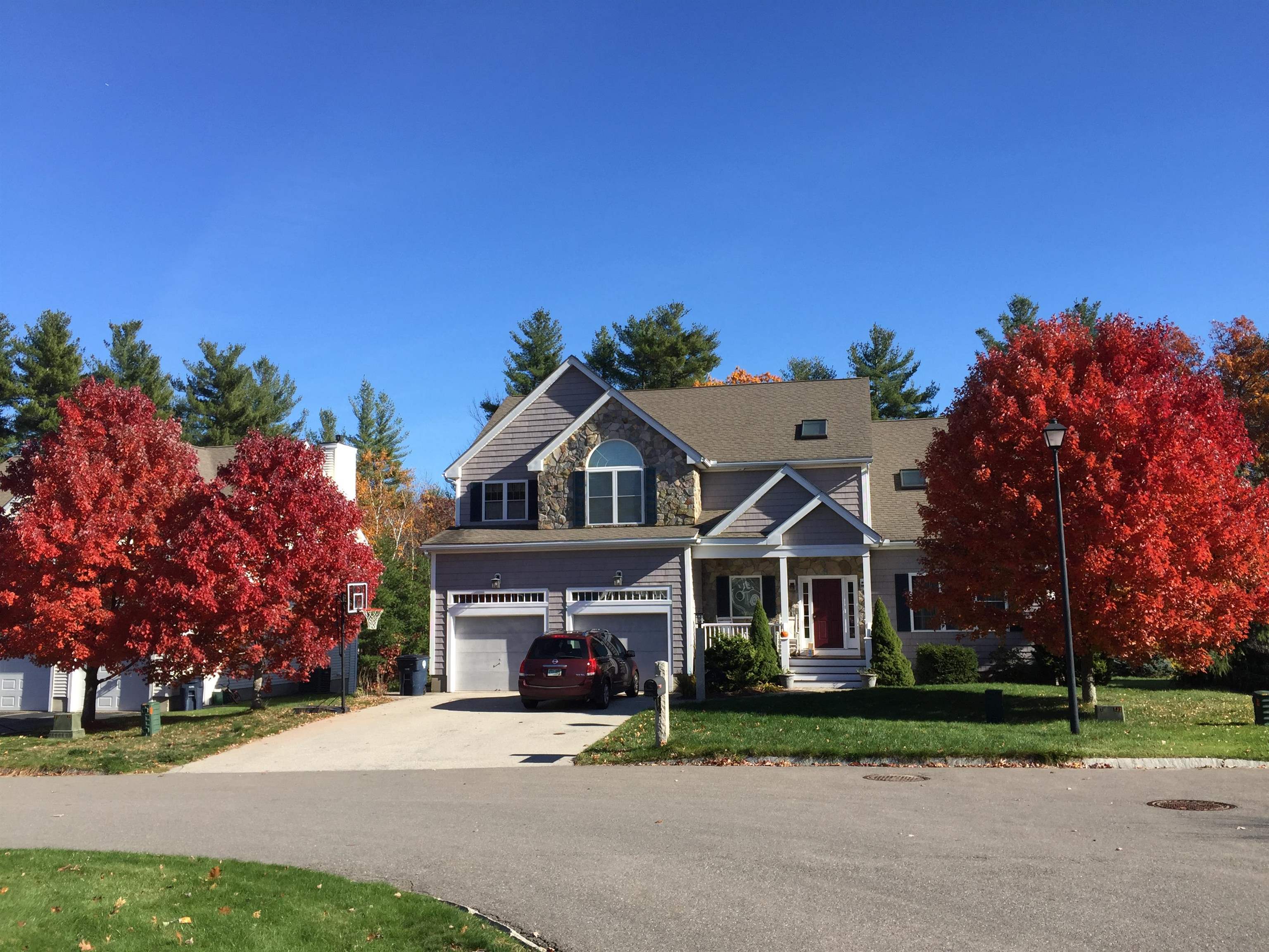 21 Daylily Dr, Nashua, NH 03062