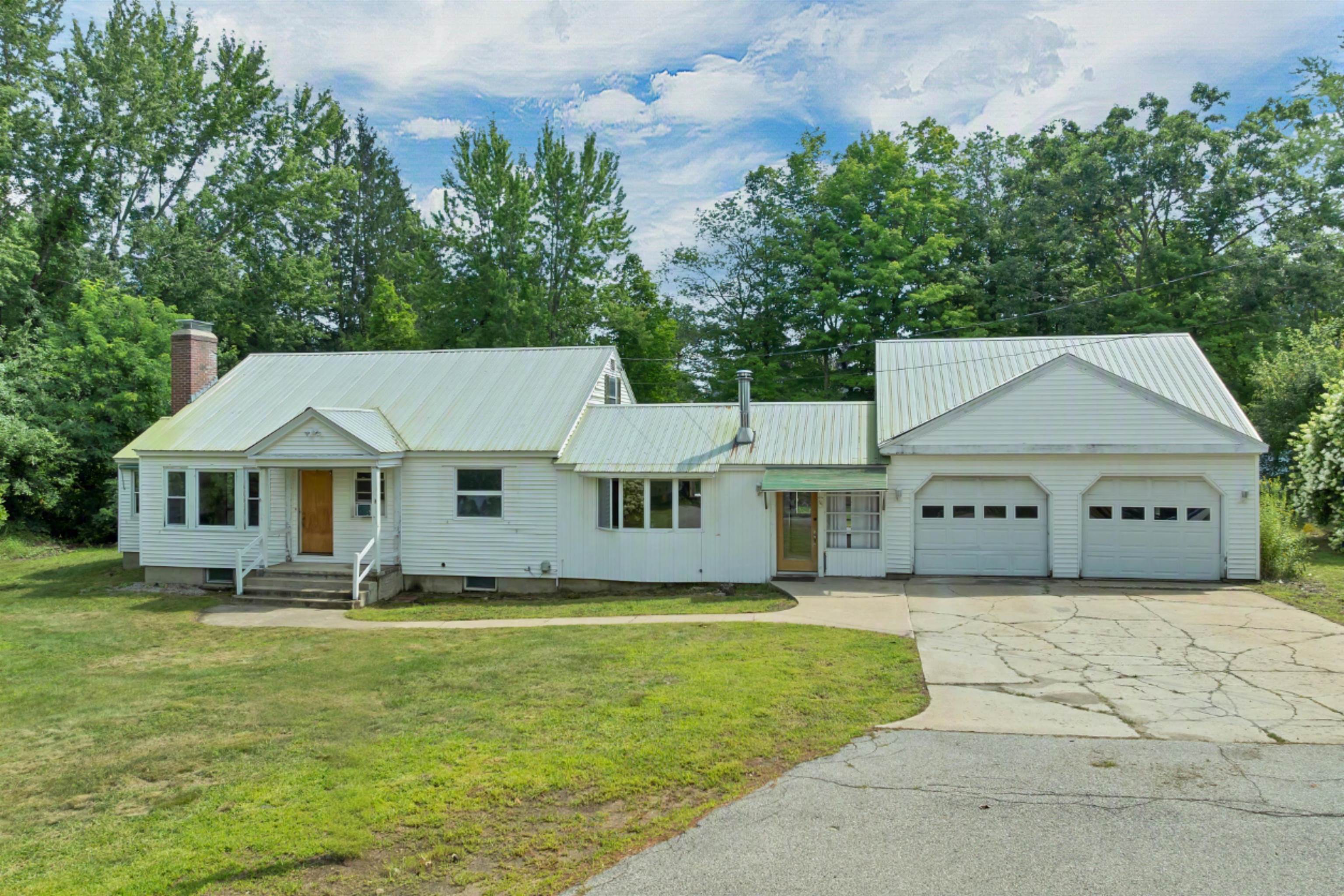 27 Village Ln, Conway, NH 03818