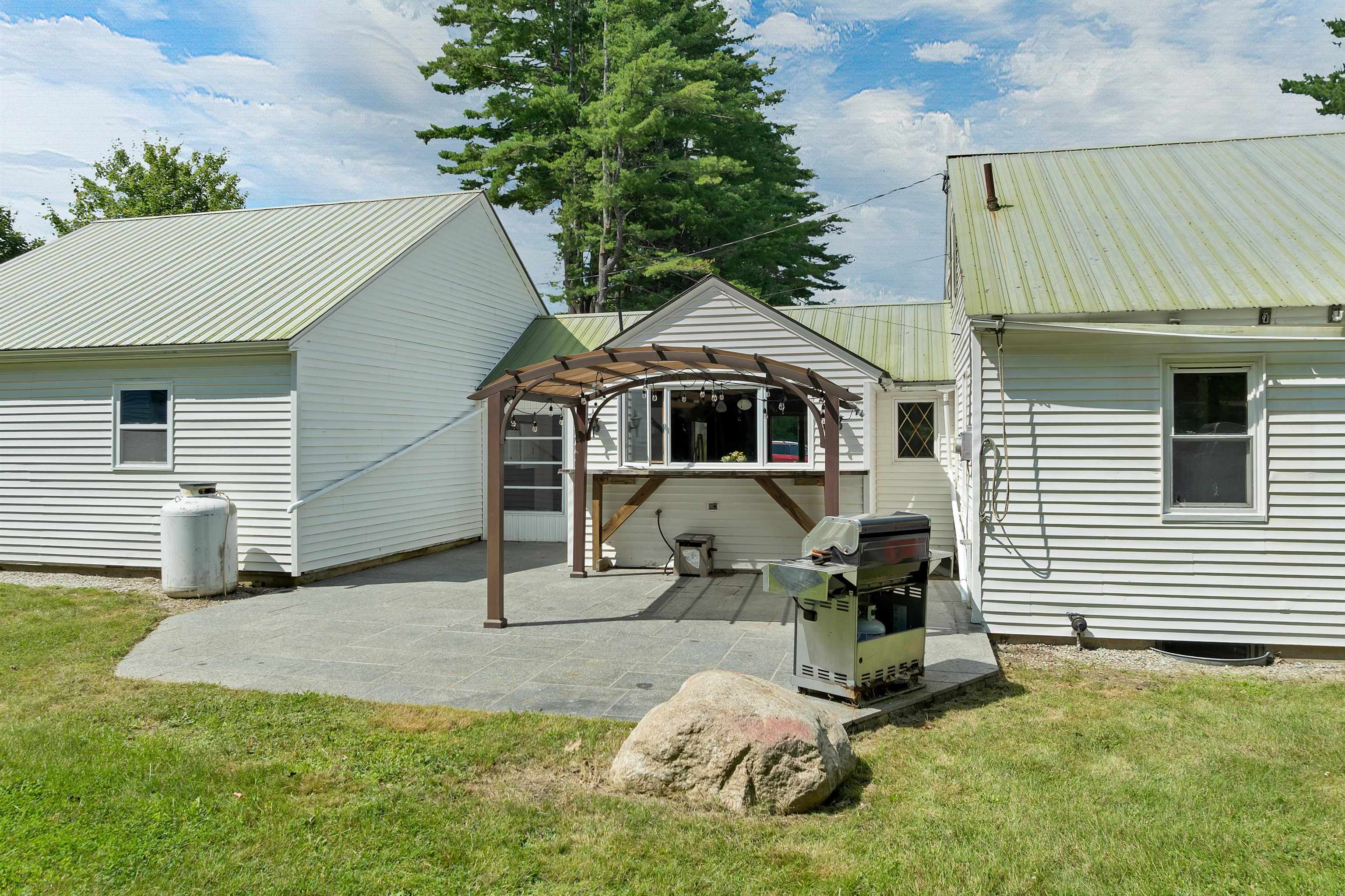 27 Village Ln, Conway, NH 03818