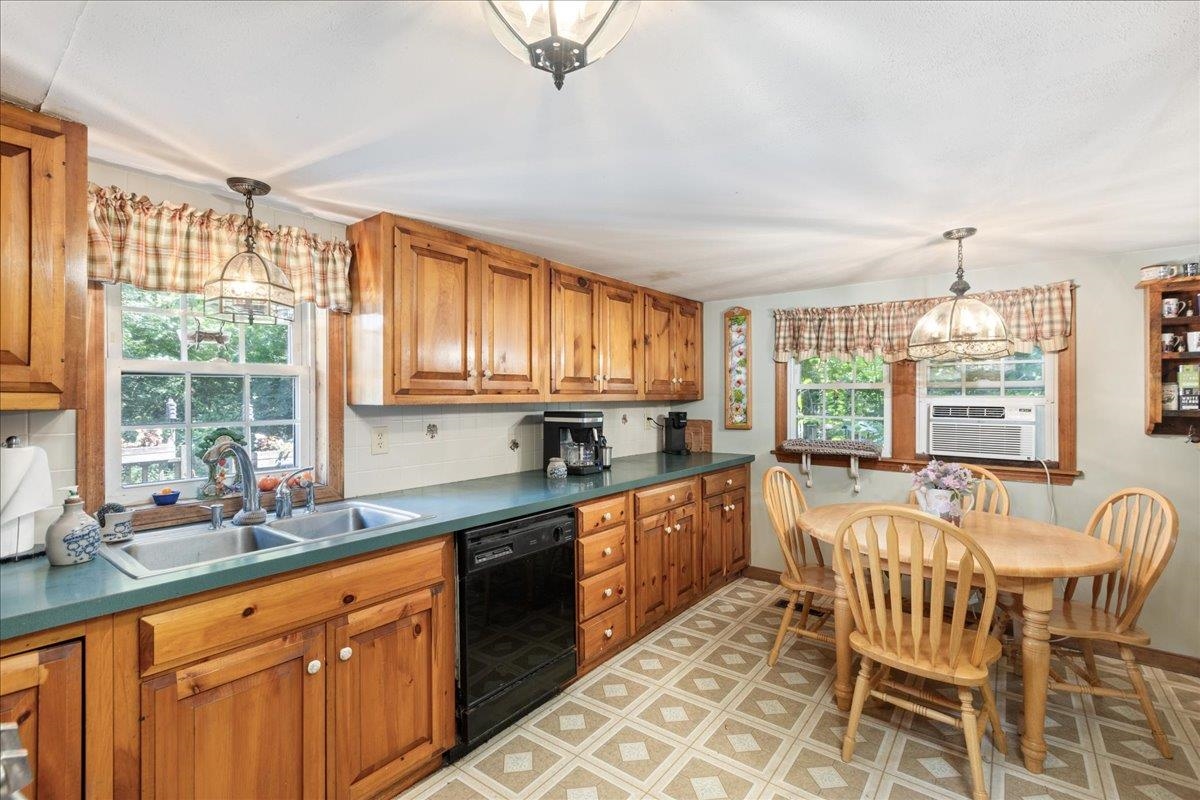 26 Blake Rd, Epping, NH 03042