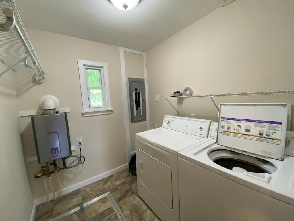 Utility Room with washer/dryer 26001896