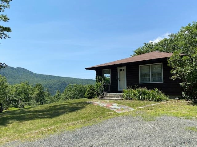 114 Park Ten Rd, Newbury, NH 03255