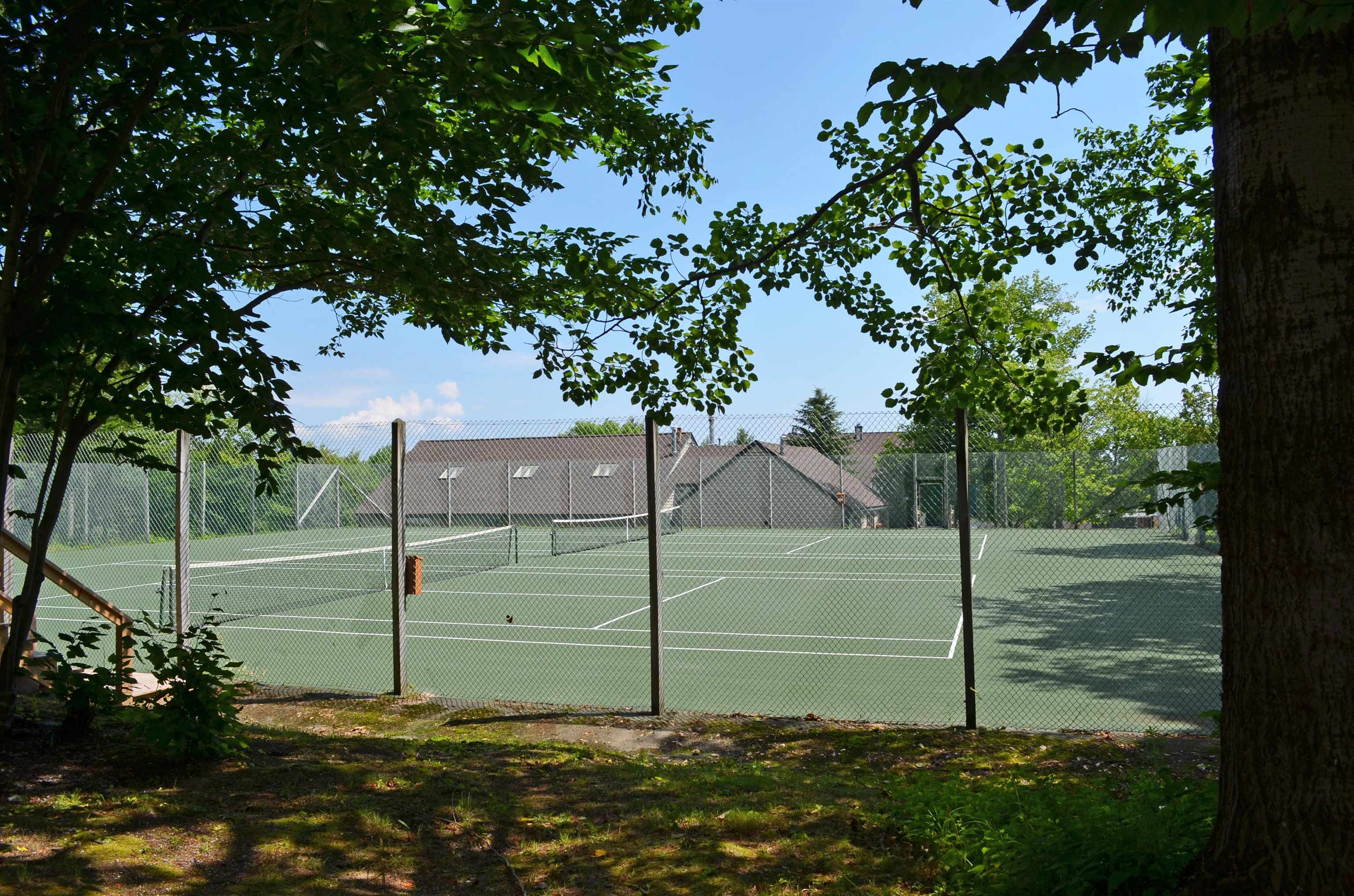 Tennis Courts
