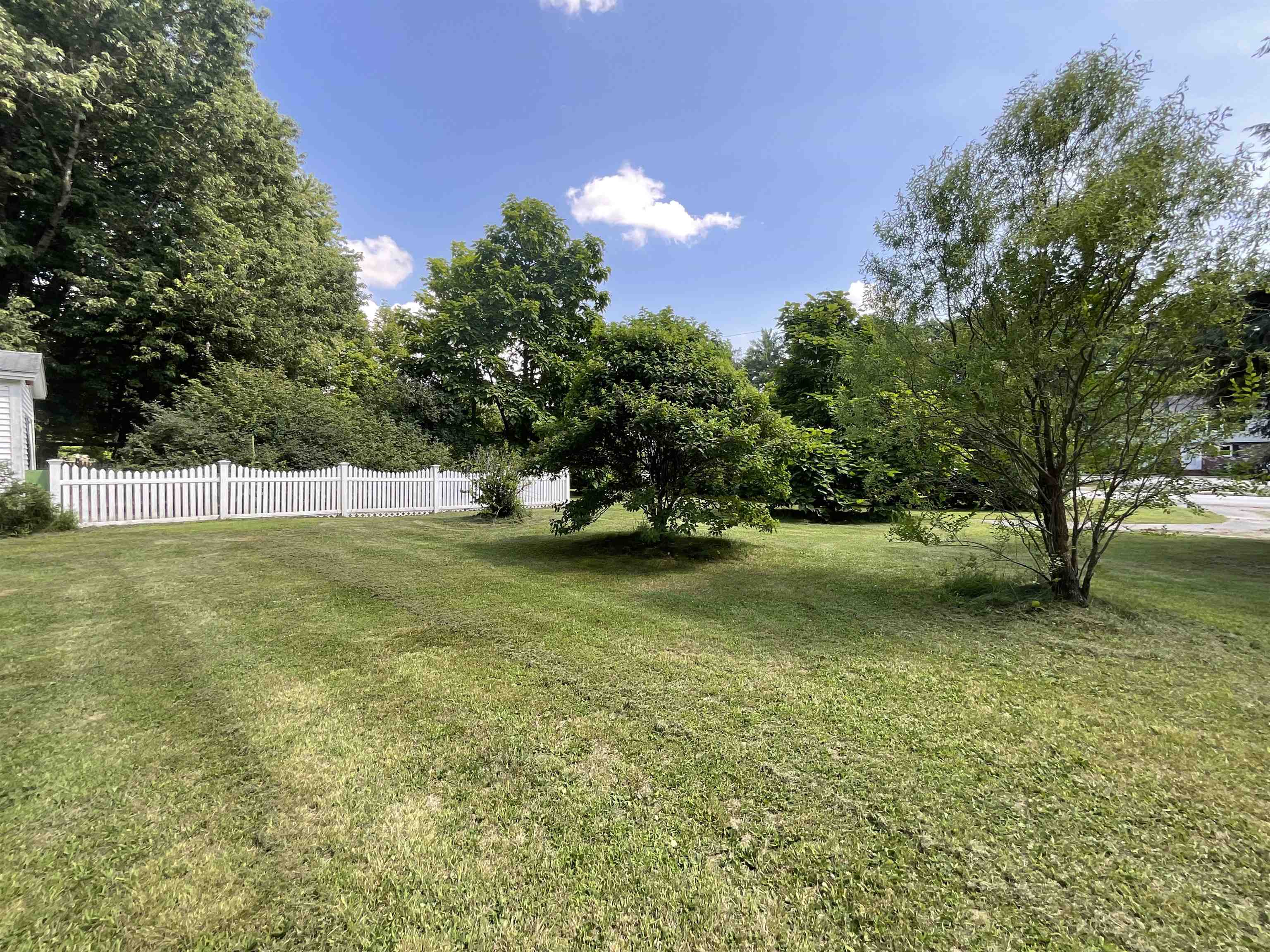 43 Ashuelot St, Swanzey, NH 03446