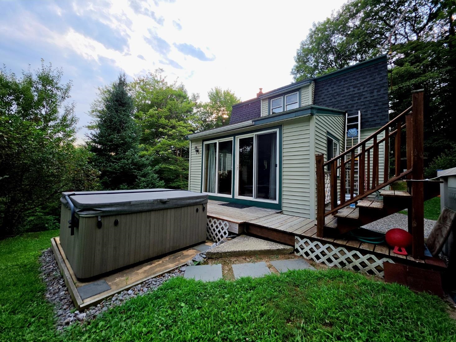 30 Lafrance Rd, Weare, NH 03281