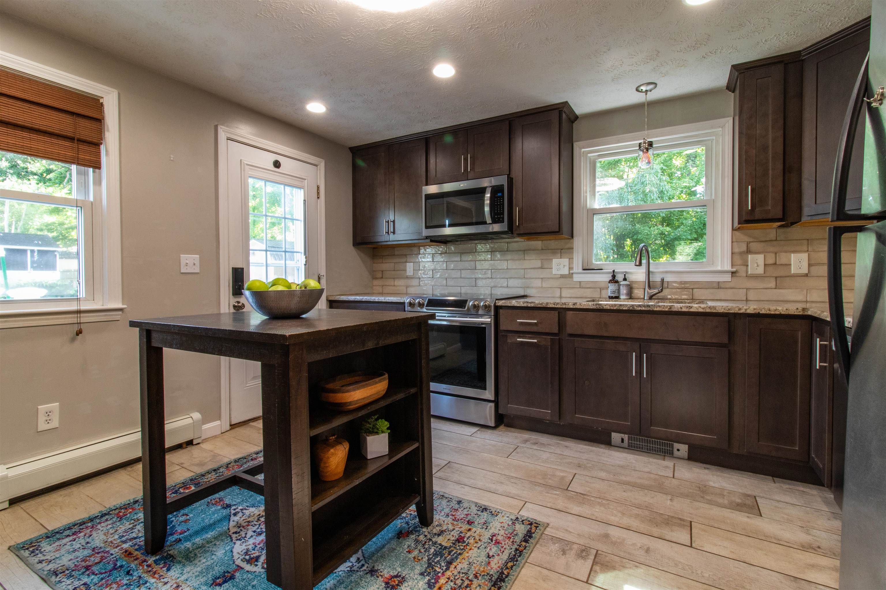 29 Alpine St, Milford, NH 03055