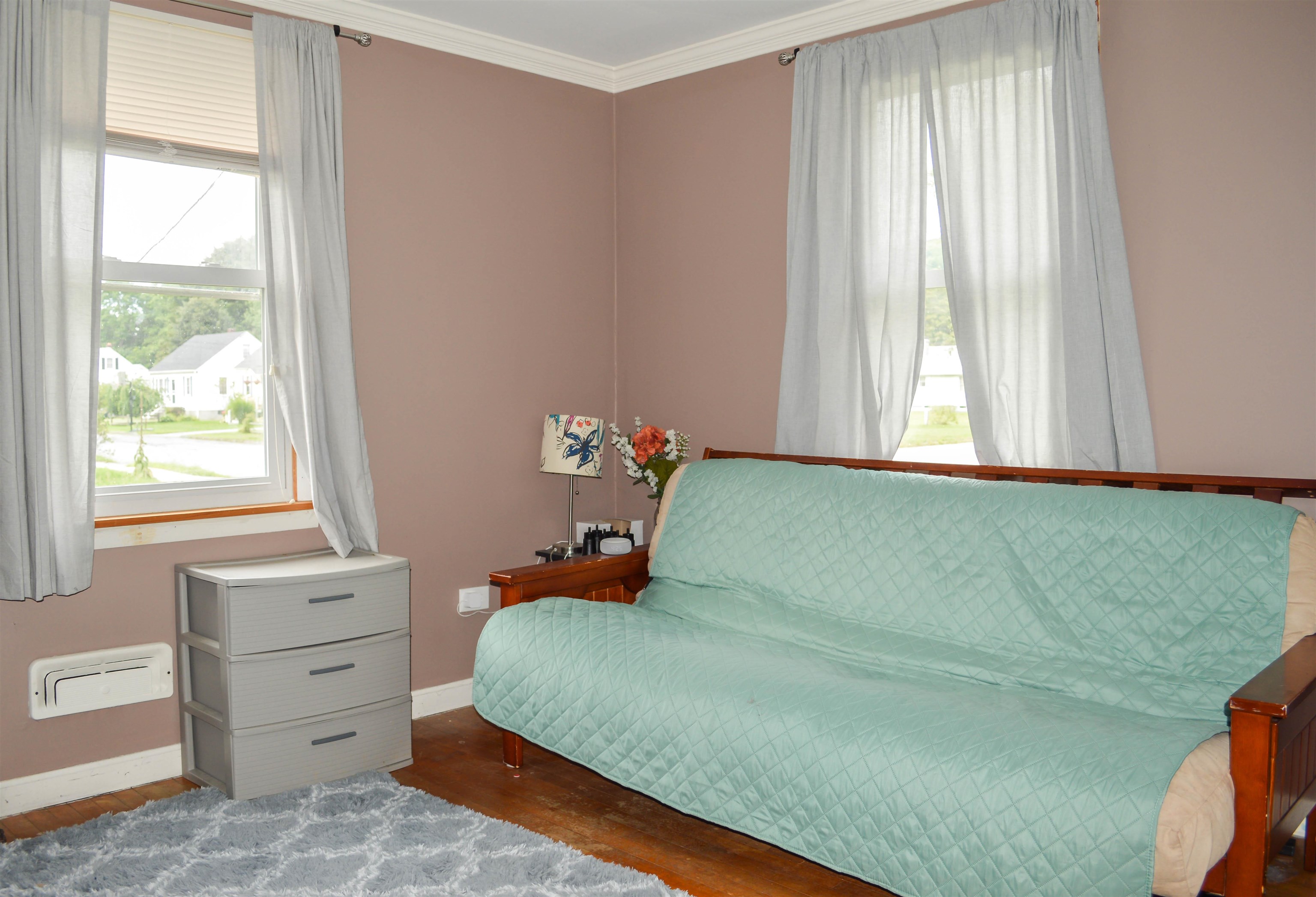 17 Brown St, Keene, NH 03431