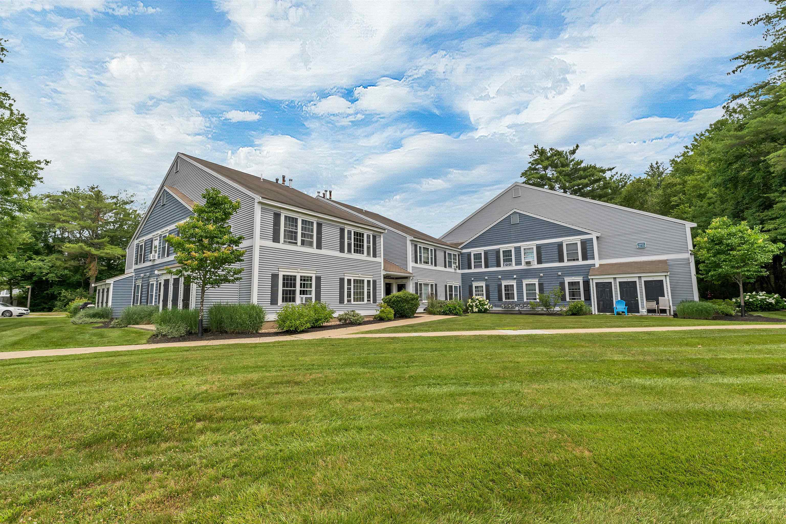 616 Springbrook Cir, Portsmouth, NH 03801