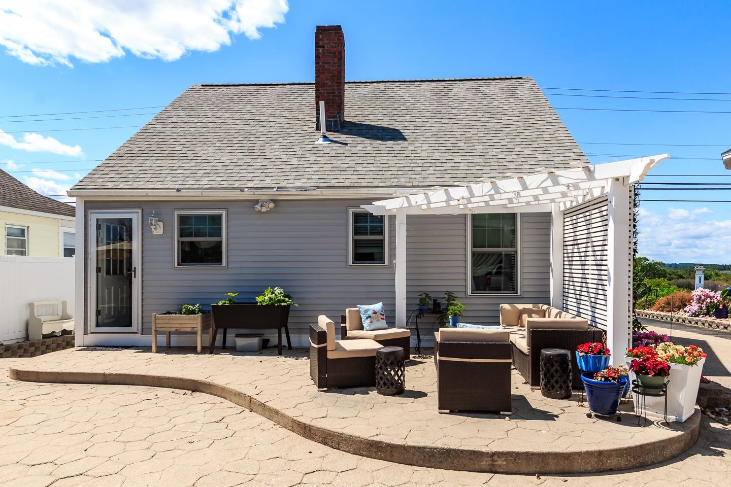 212 Ocean Blvd, Seabrook, NH 03874
