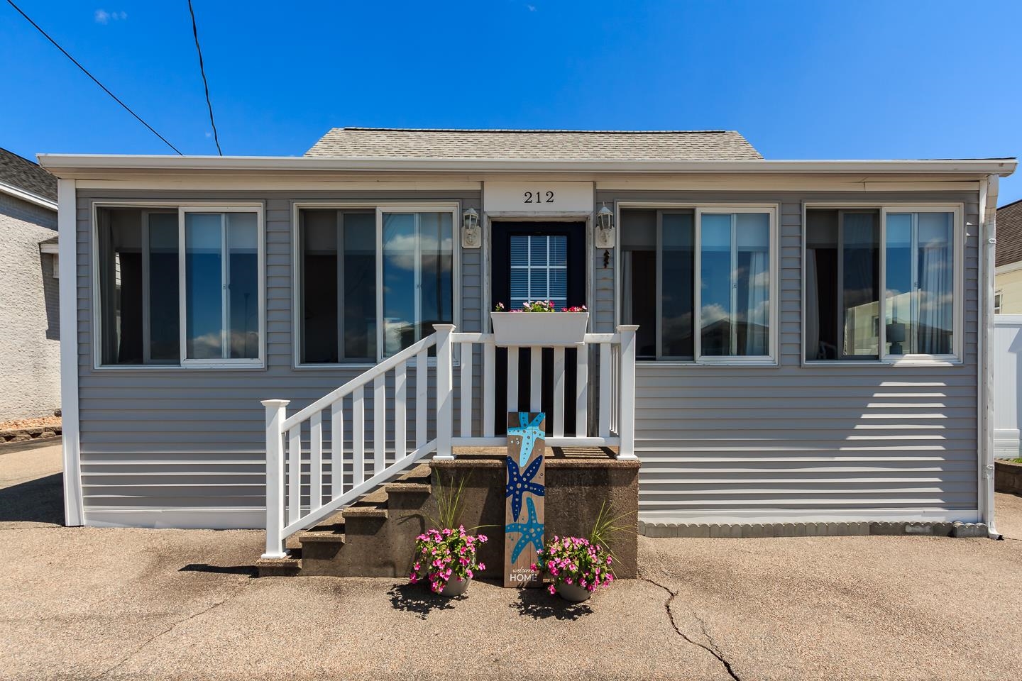 212 Ocean Blvd, Seabrook, NH 03874