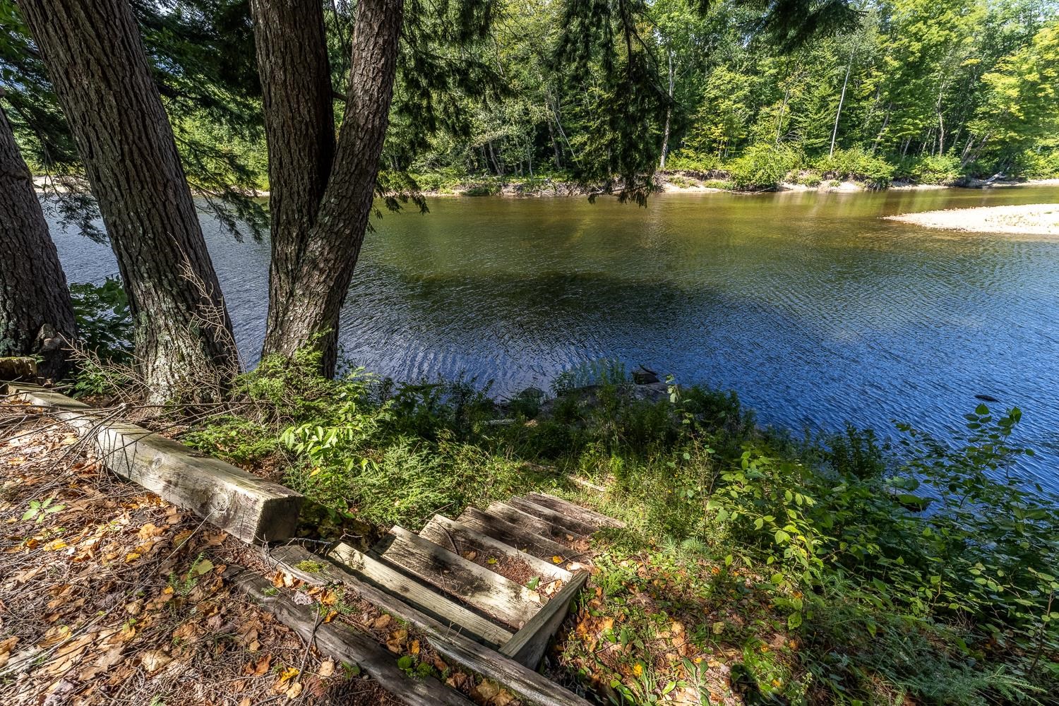22 Herbert Ln, Thornton, NH 03285