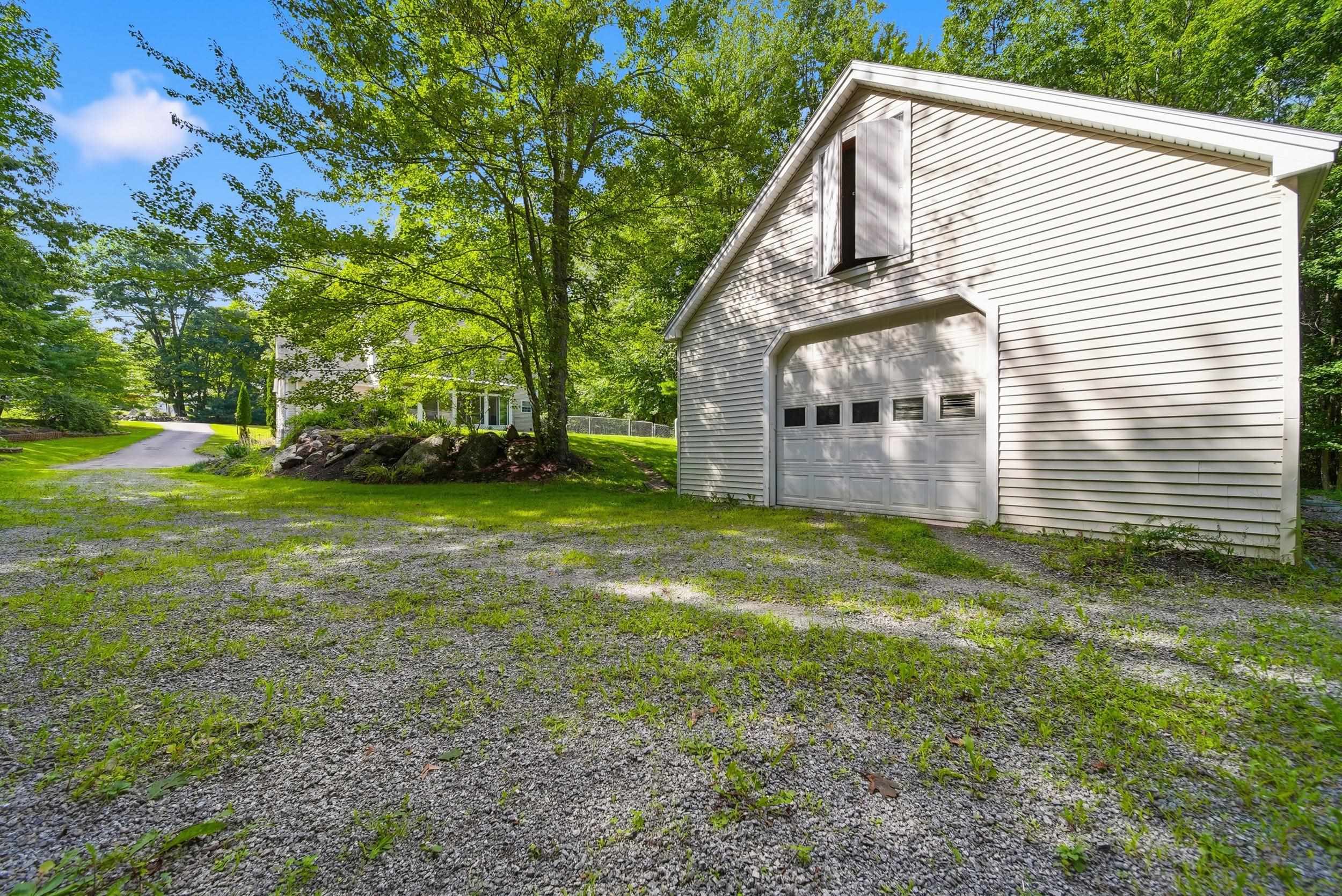 Detached Workshop / Garage