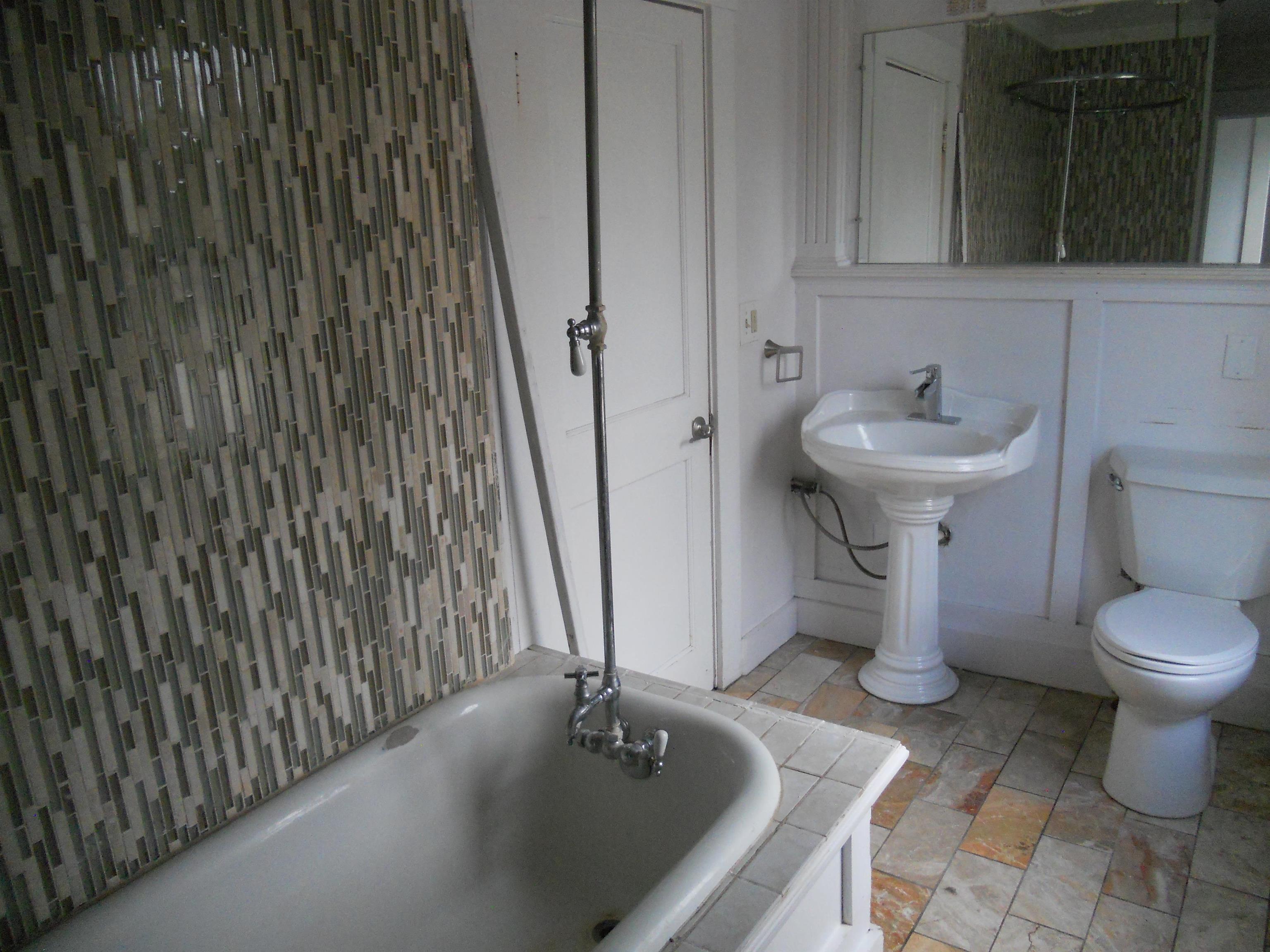 Primary Bathroom 26012069
