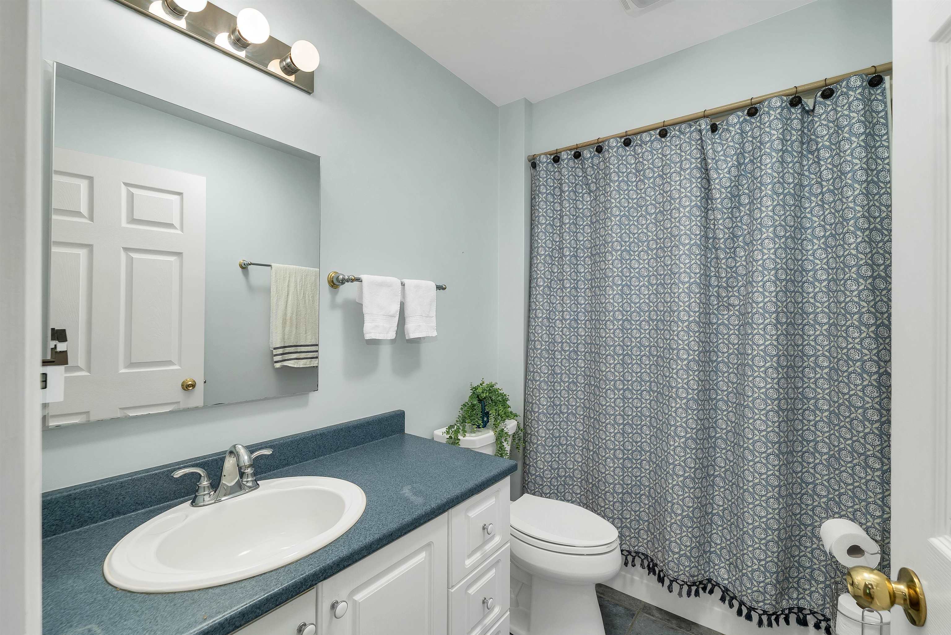 full bath upstairs