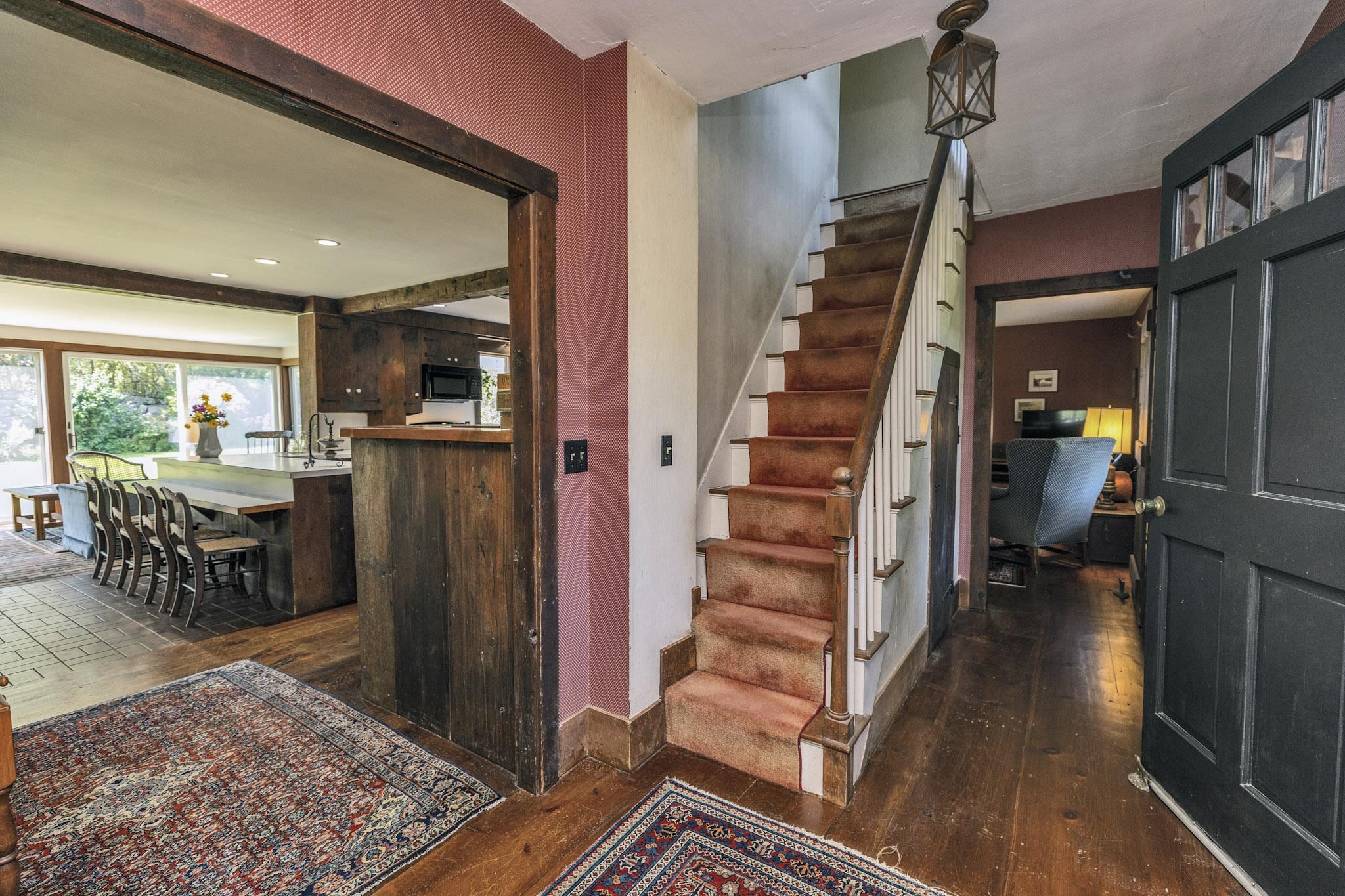 Hall from dining room to kitchen