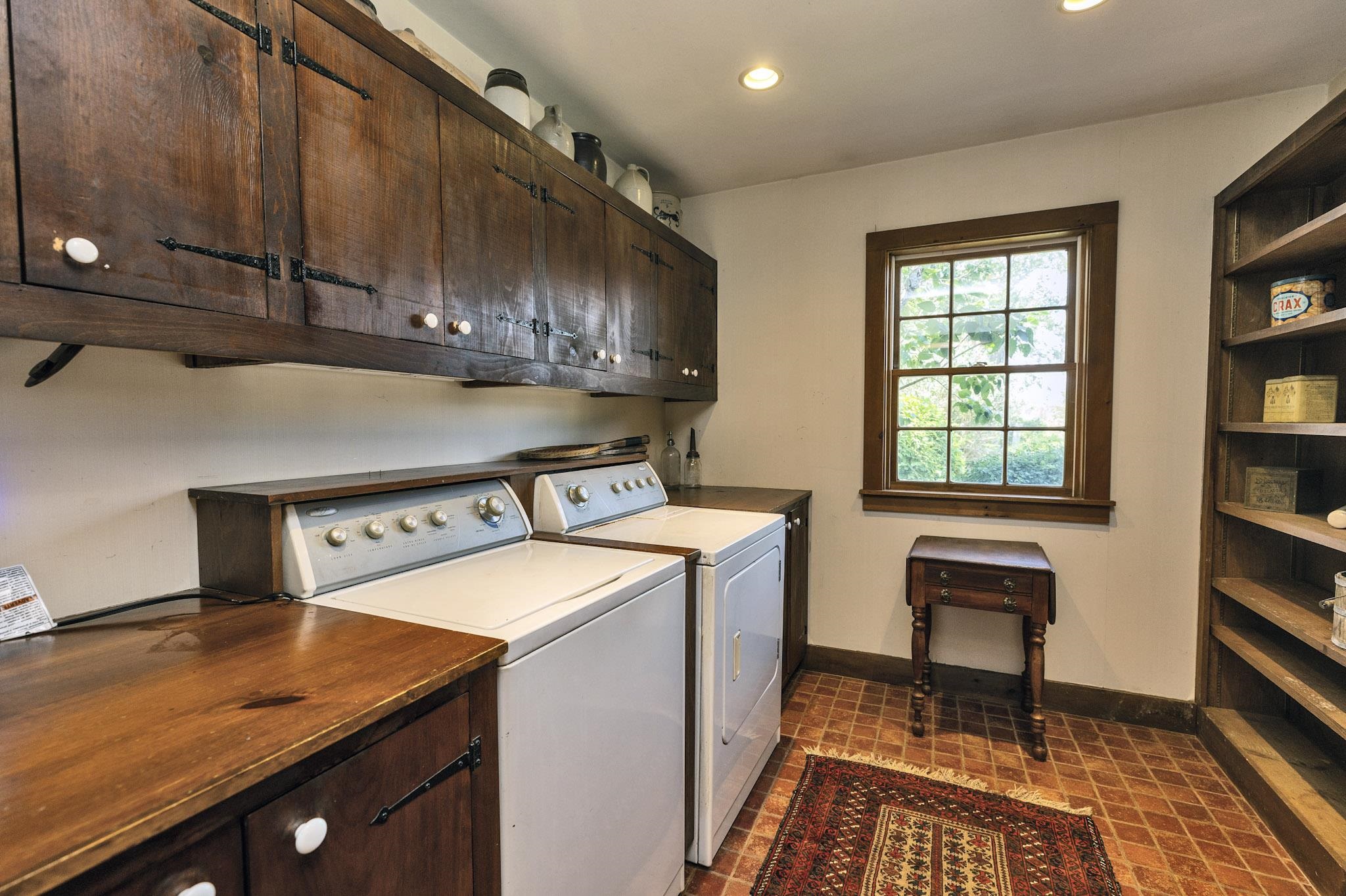 Laundry/ Storage room