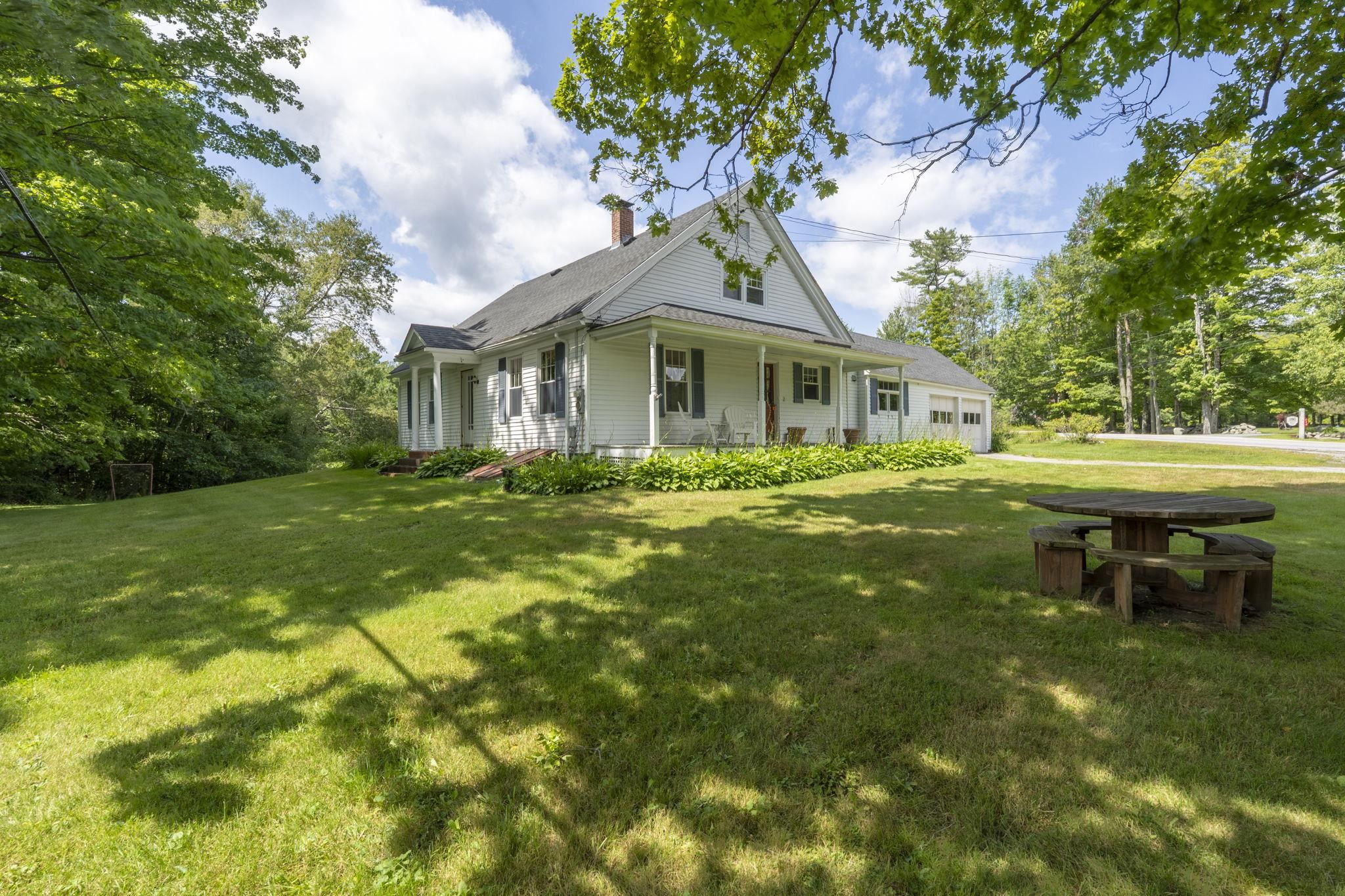 Left side view of house 26017544
