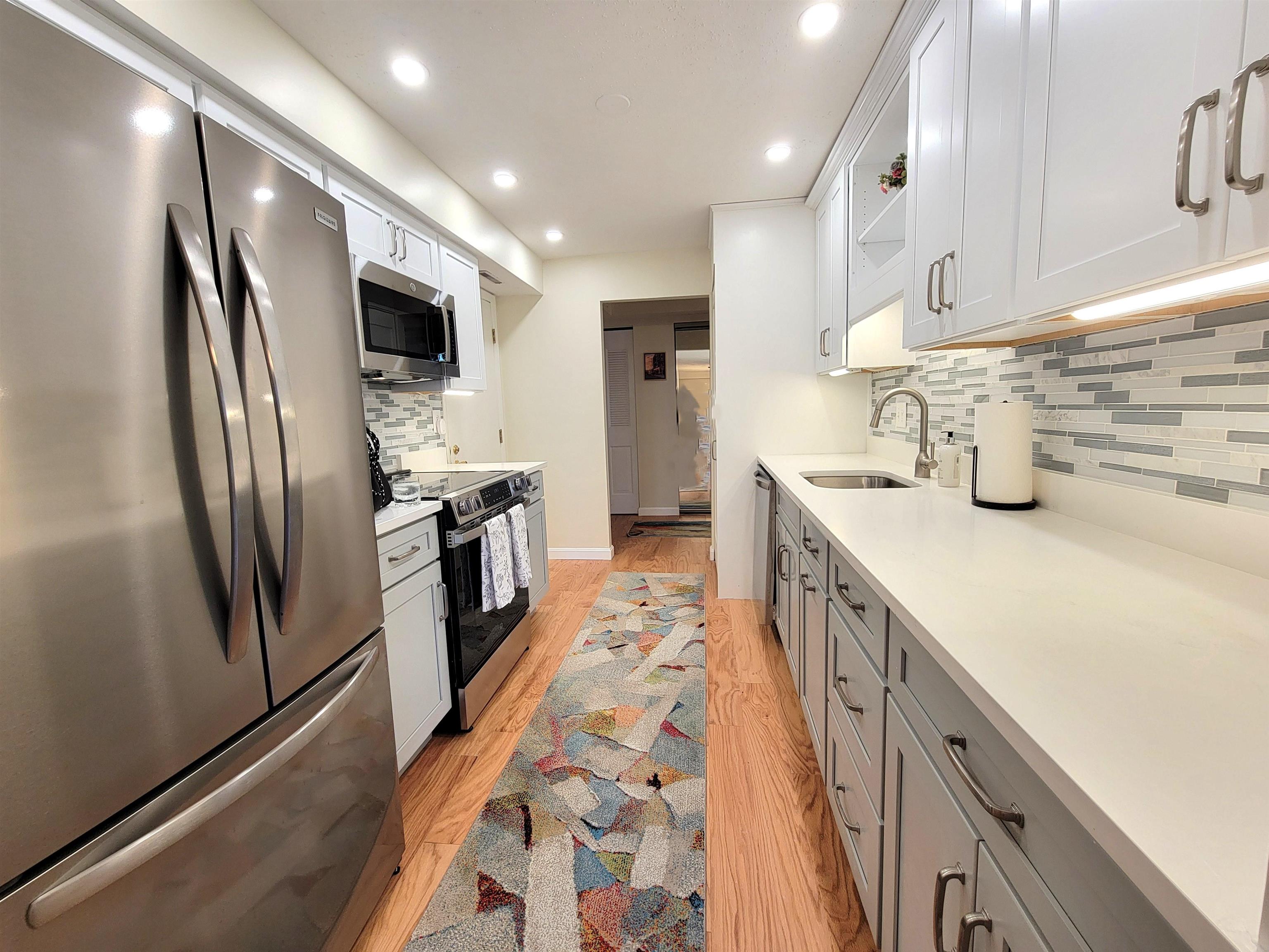 39 Spit Brook Rd #46, Nashua, NH 03060