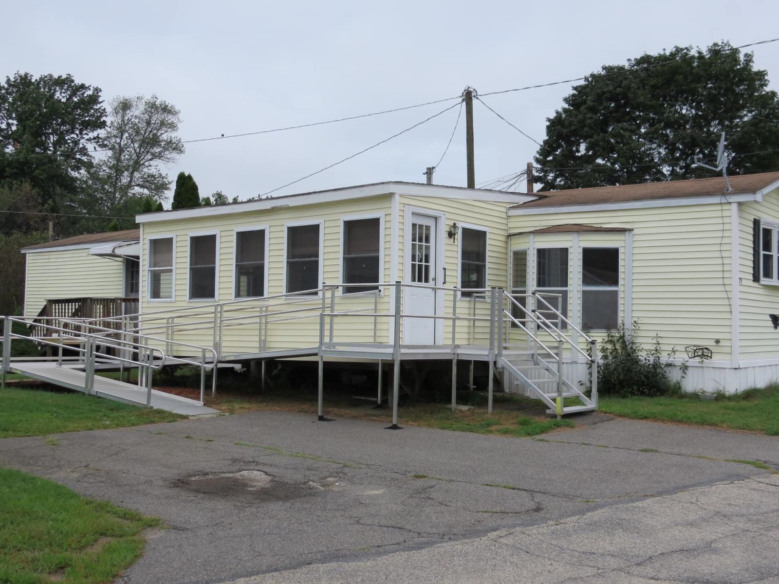2nd image of 29 Derlon Ln, Litchfield, NH 03052 | MLS# 5105583