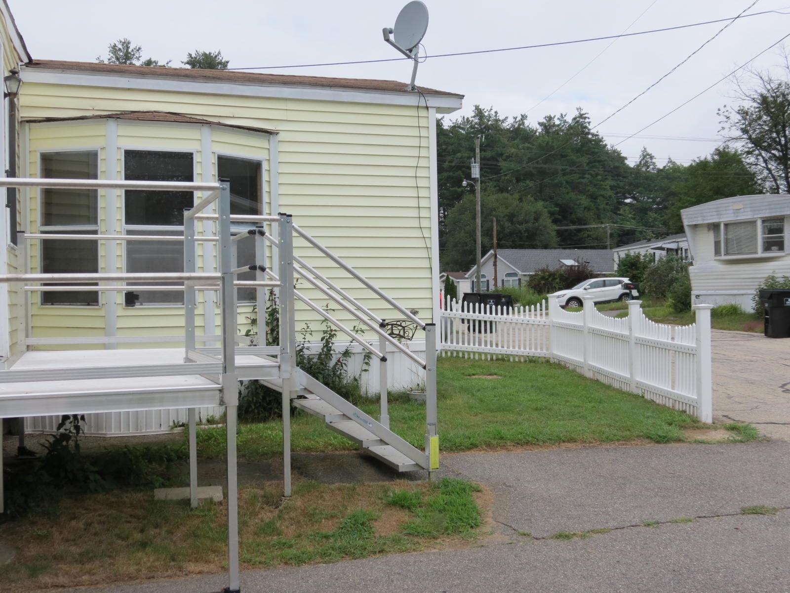 4th image of 29 Derlon Ln, Litchfield, NH 03052 | MLS# 5105583