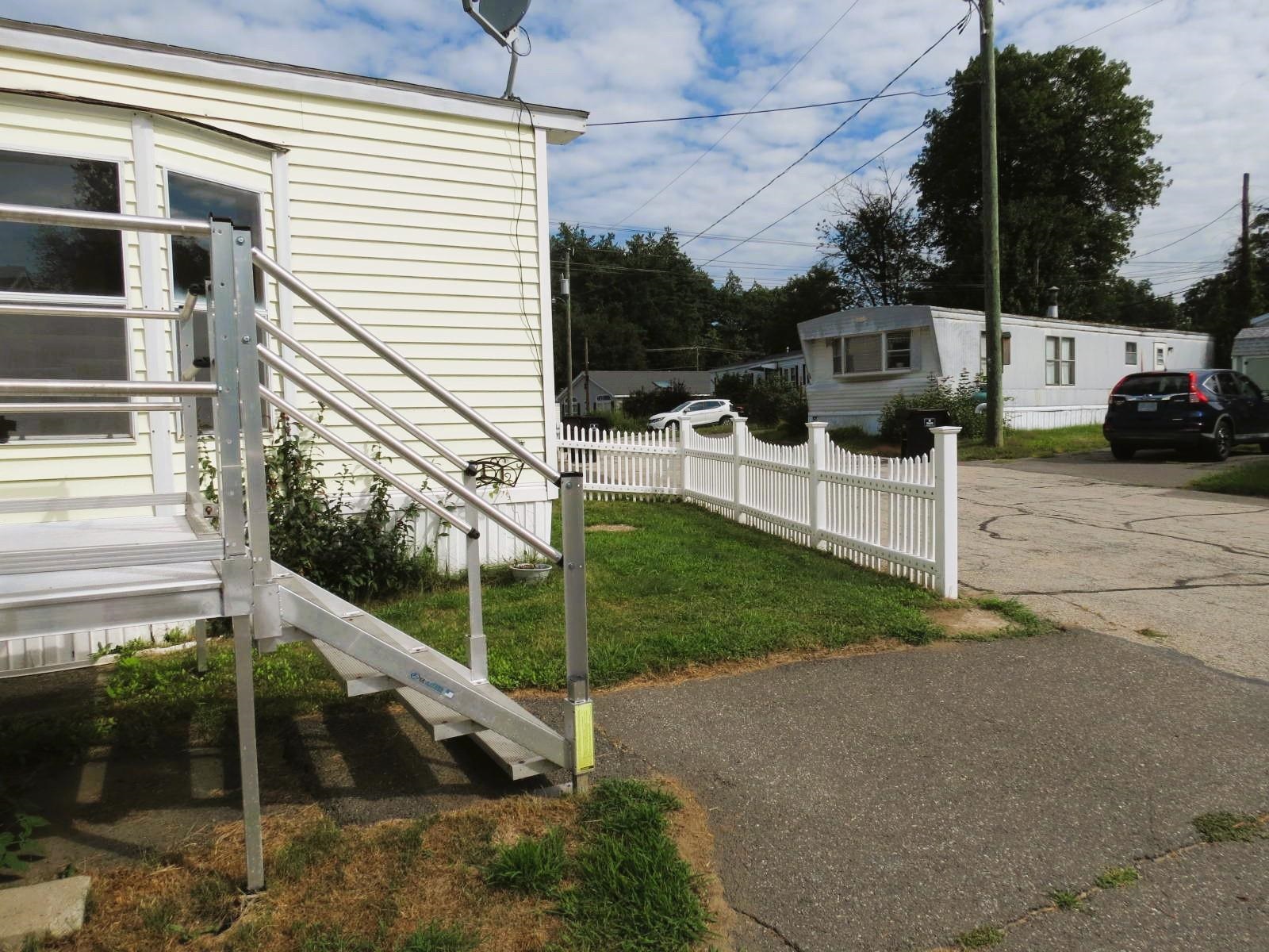 39th image of 29 Derlon Ln, Litchfield, NH 03052 | MLS# 5105583