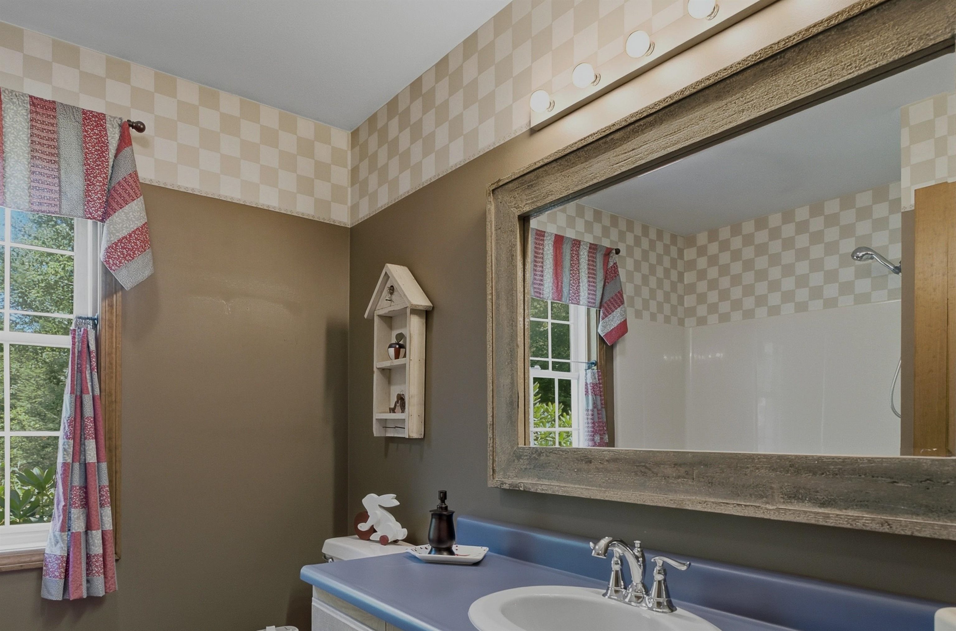 Full Guest Bath