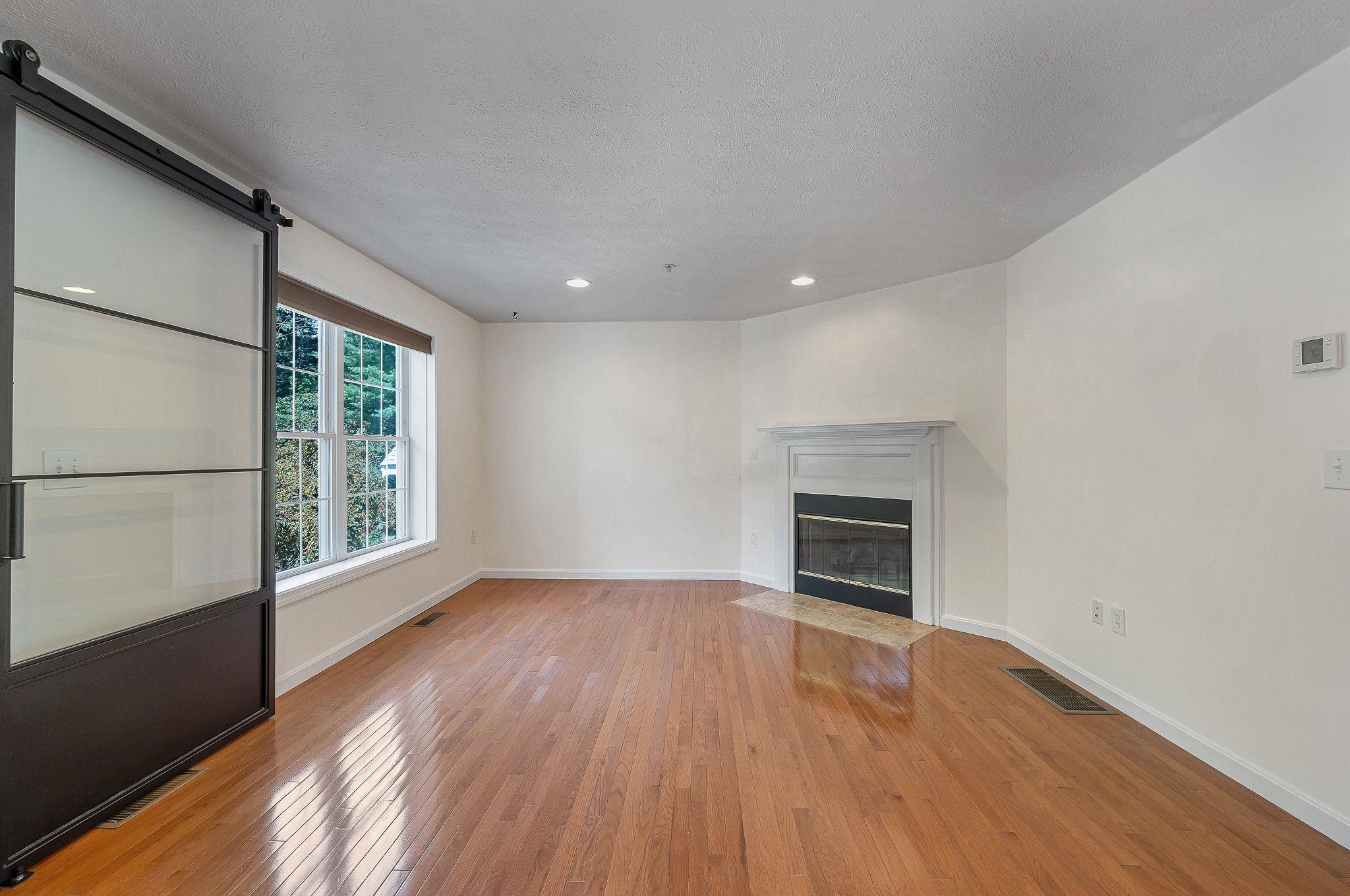 Photo 3 of Townhouse for sale at 4 Georgetowne Dr #4, Nashua, NH 03062 | MLS# 5105616 | Listing updated on 2026-09-14
