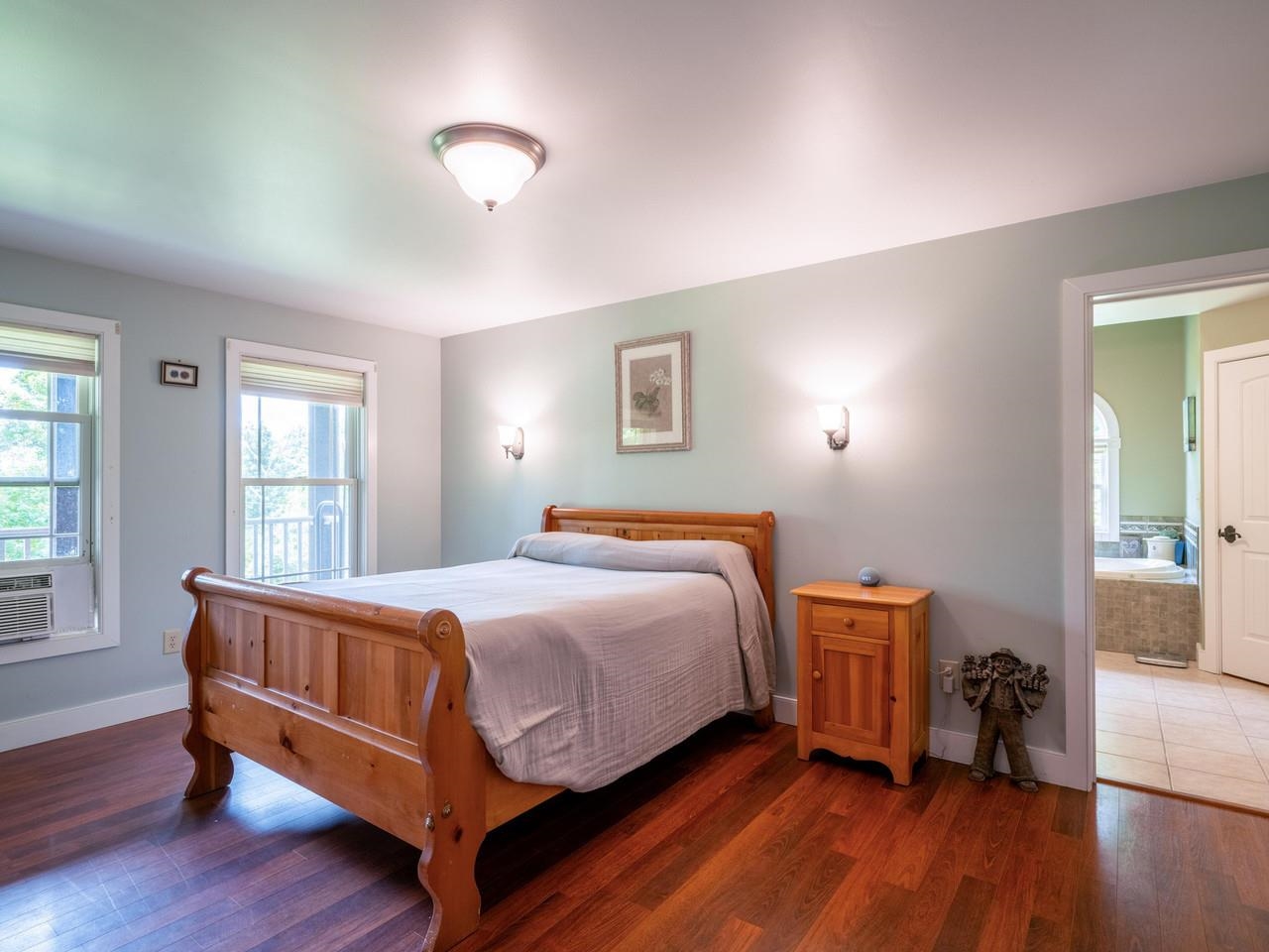 1st floor primary bedroom