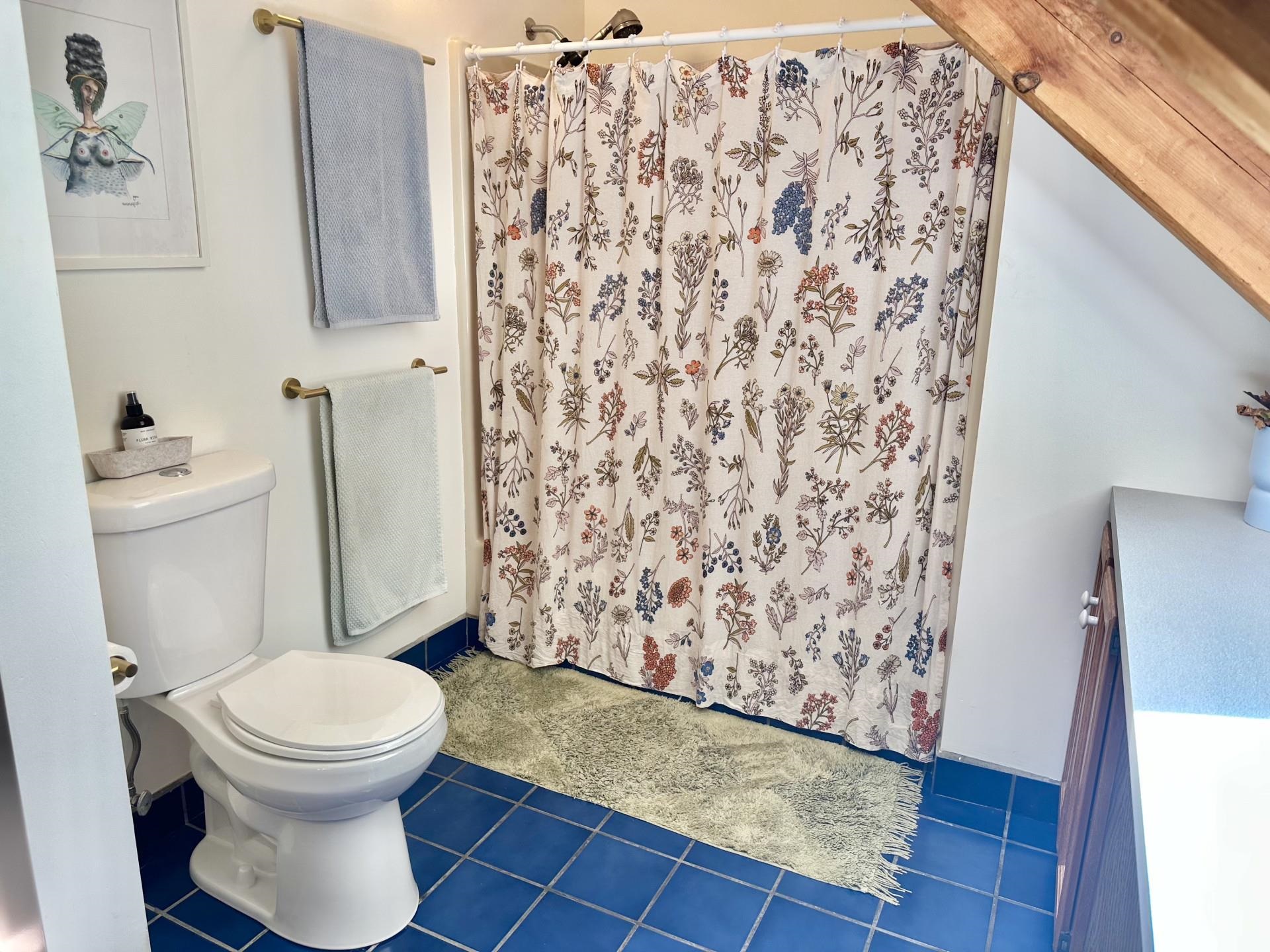 563 Forest Rd, Wilton, NH 03086