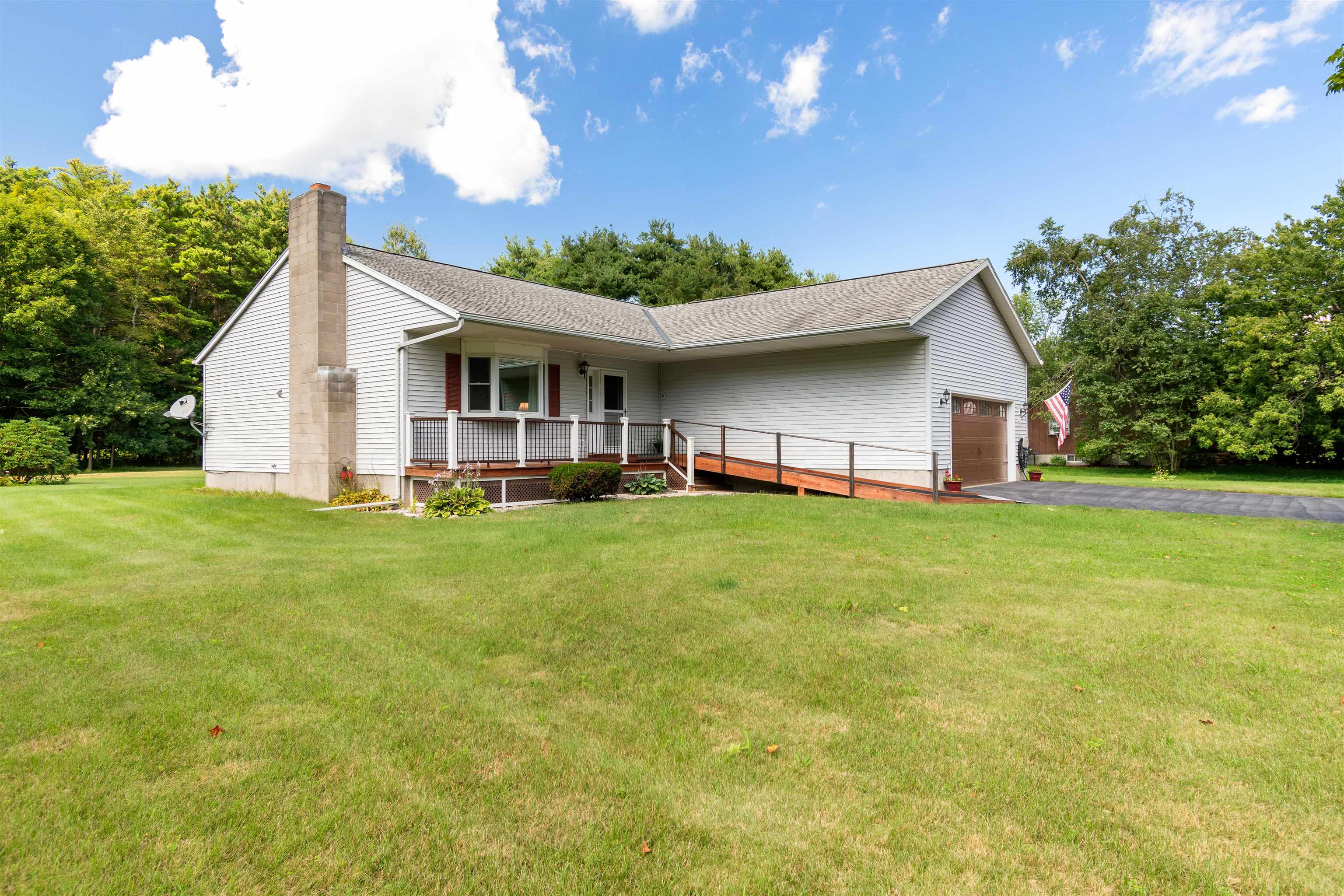 Photo 2 of Single family home for sale at 428 Clay Point Rd, Colchester, VT 05446 | MLS# 5105643 | Listing updated on 2026-10-02