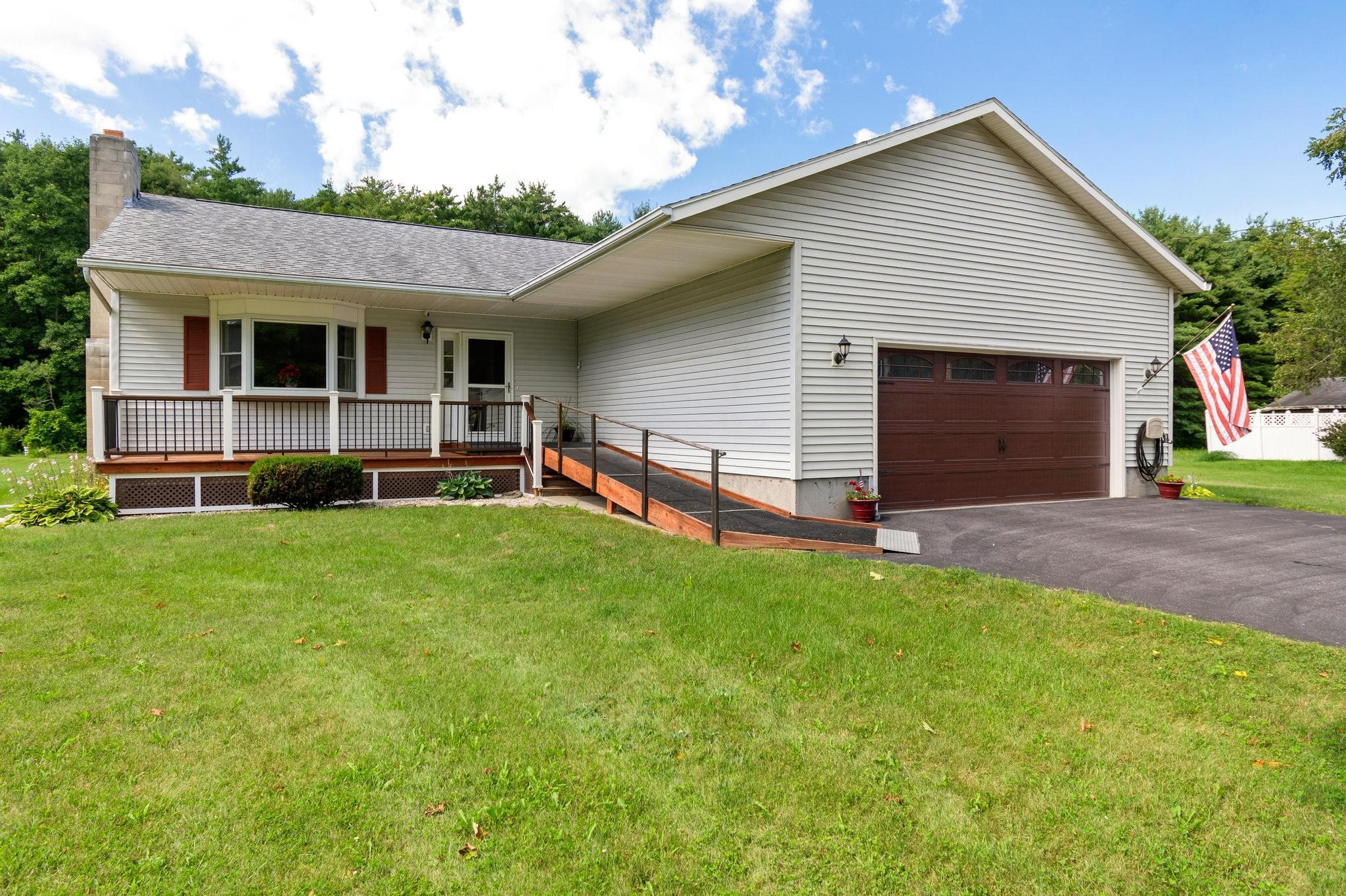 Photo 3 of Single family home for sale at 428 Clay Point Rd, Colchester, VT 05446 | MLS# 5105643 | Listing updated on 2026-10-02
