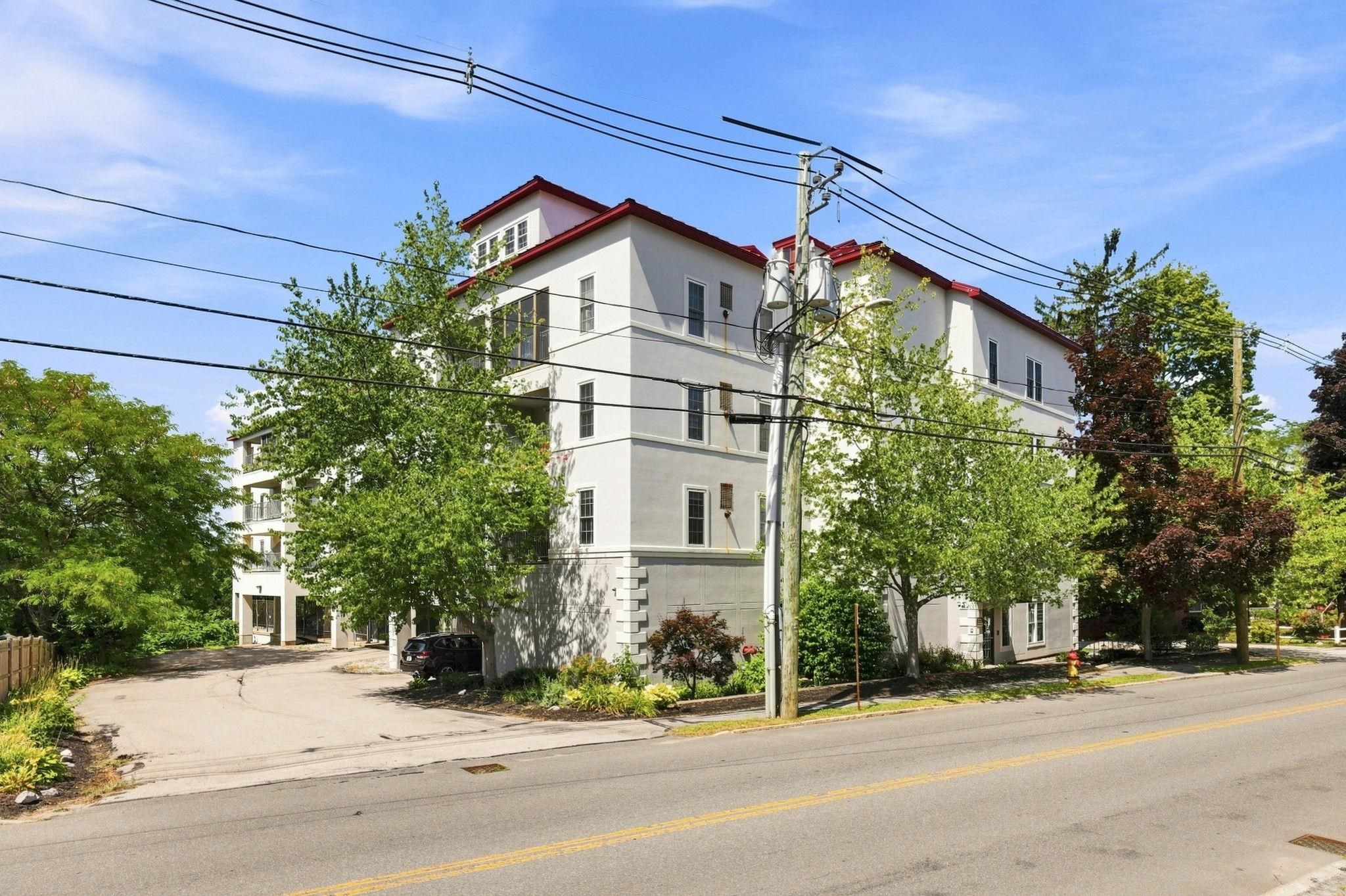 96 River Rd #203, Manchester, NH 03104