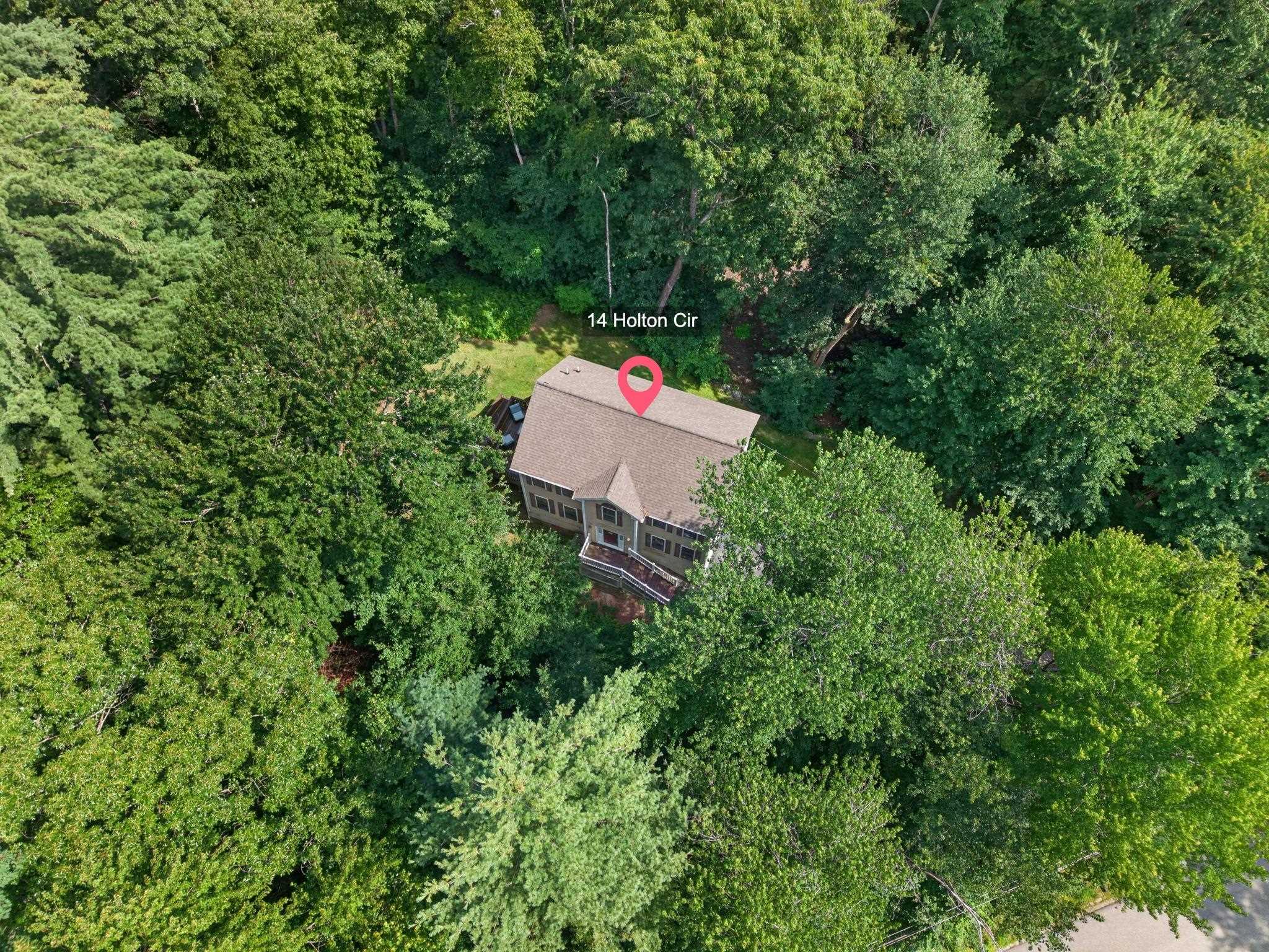 Photo 3 of Single family home for sale at 14 Holton Cir, Londonderry, NH 03053 | MLS# 5105648 | Listing updated on 2026-10-06