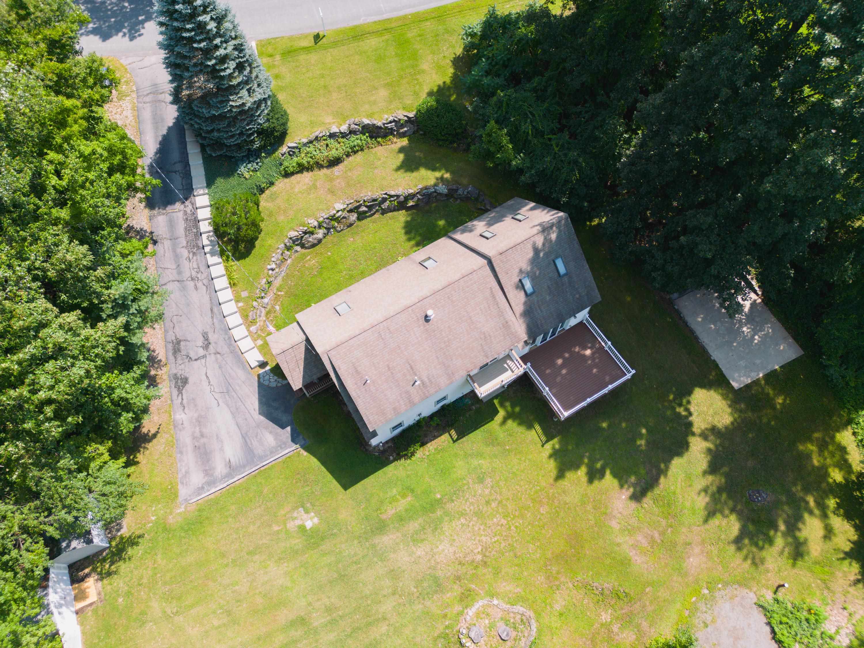 9 Mountain View Dr, Hudson, NH 03051