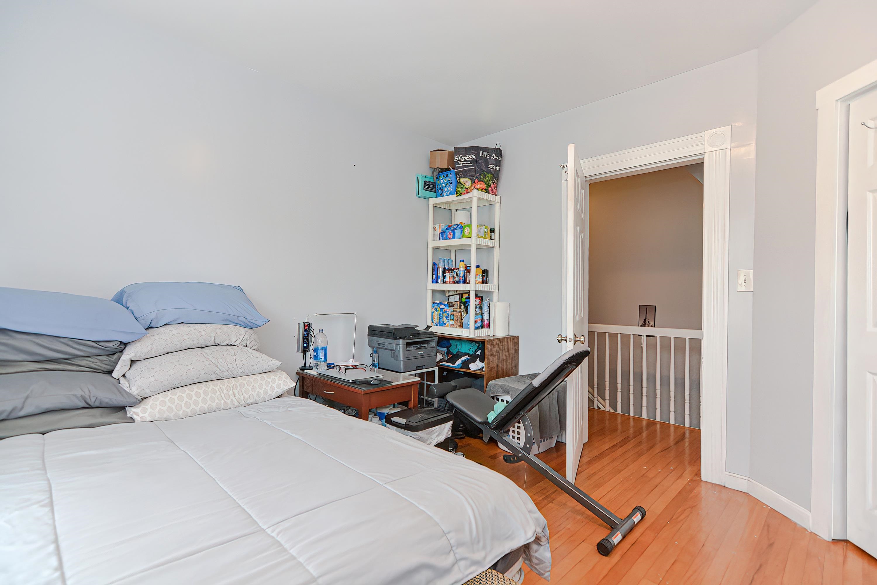 99 Palm St, Nashua, NH 03060