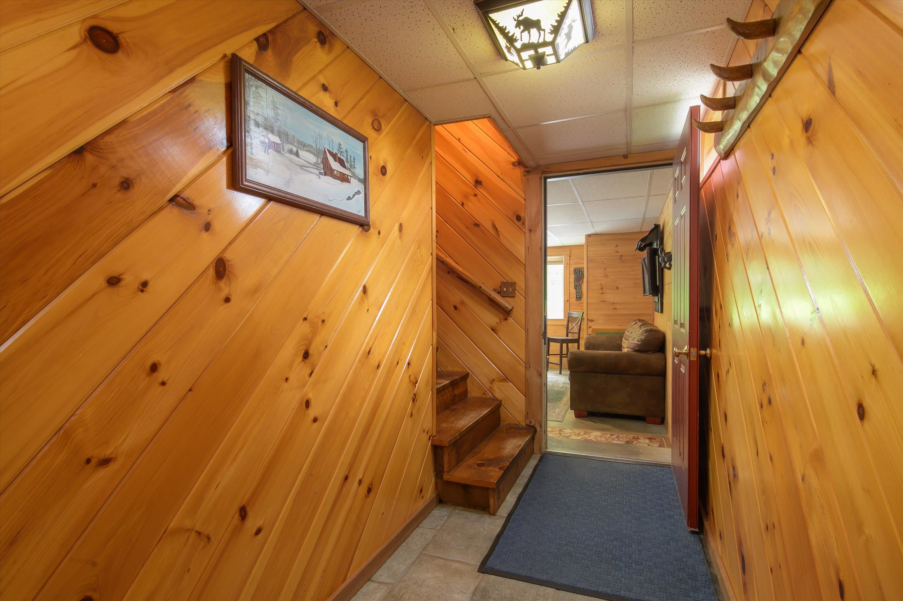 Access to additional bedrooms from 2nd family room...