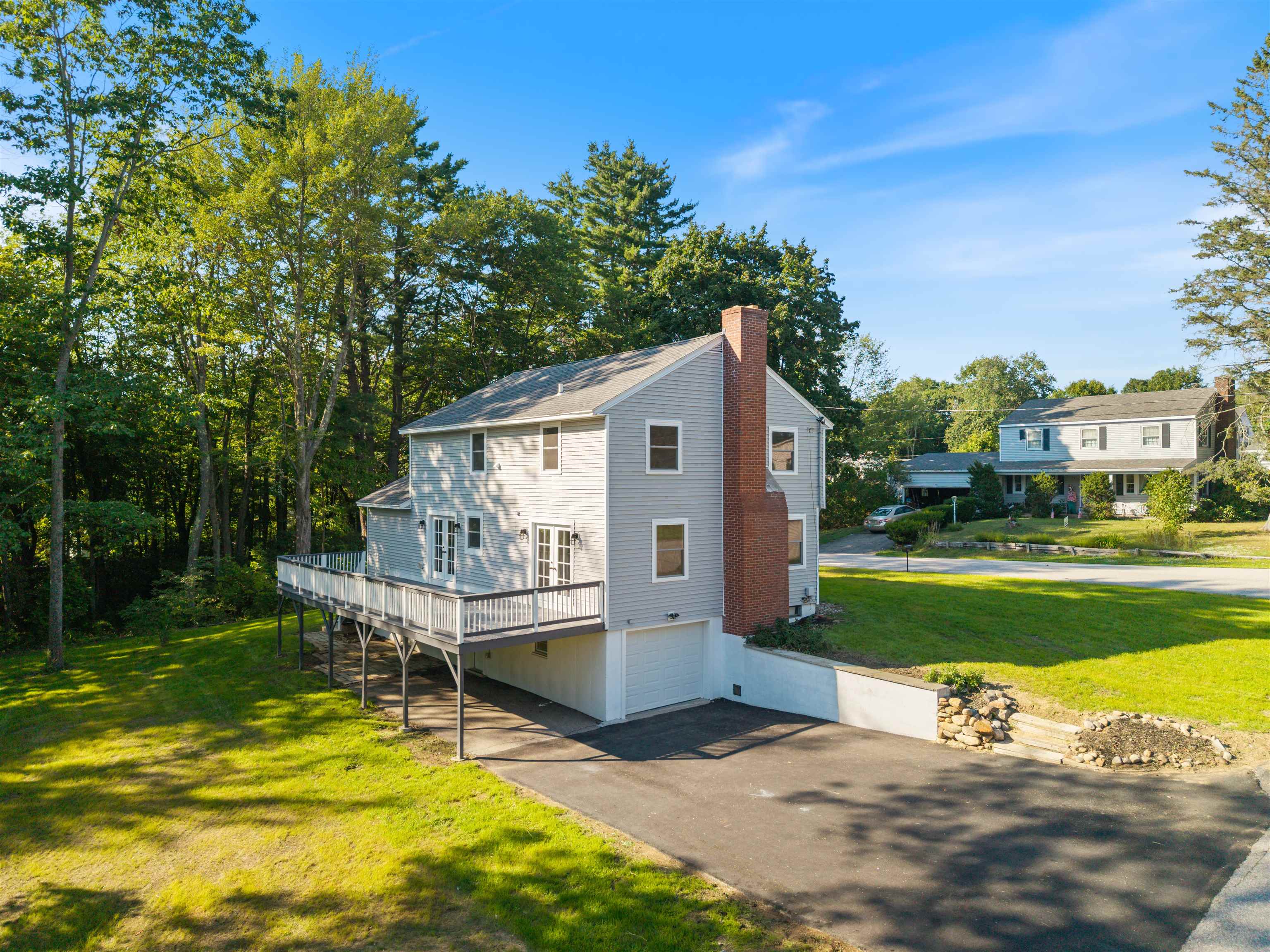 2 Sweetbriar Ln, Rochester, NH 03867