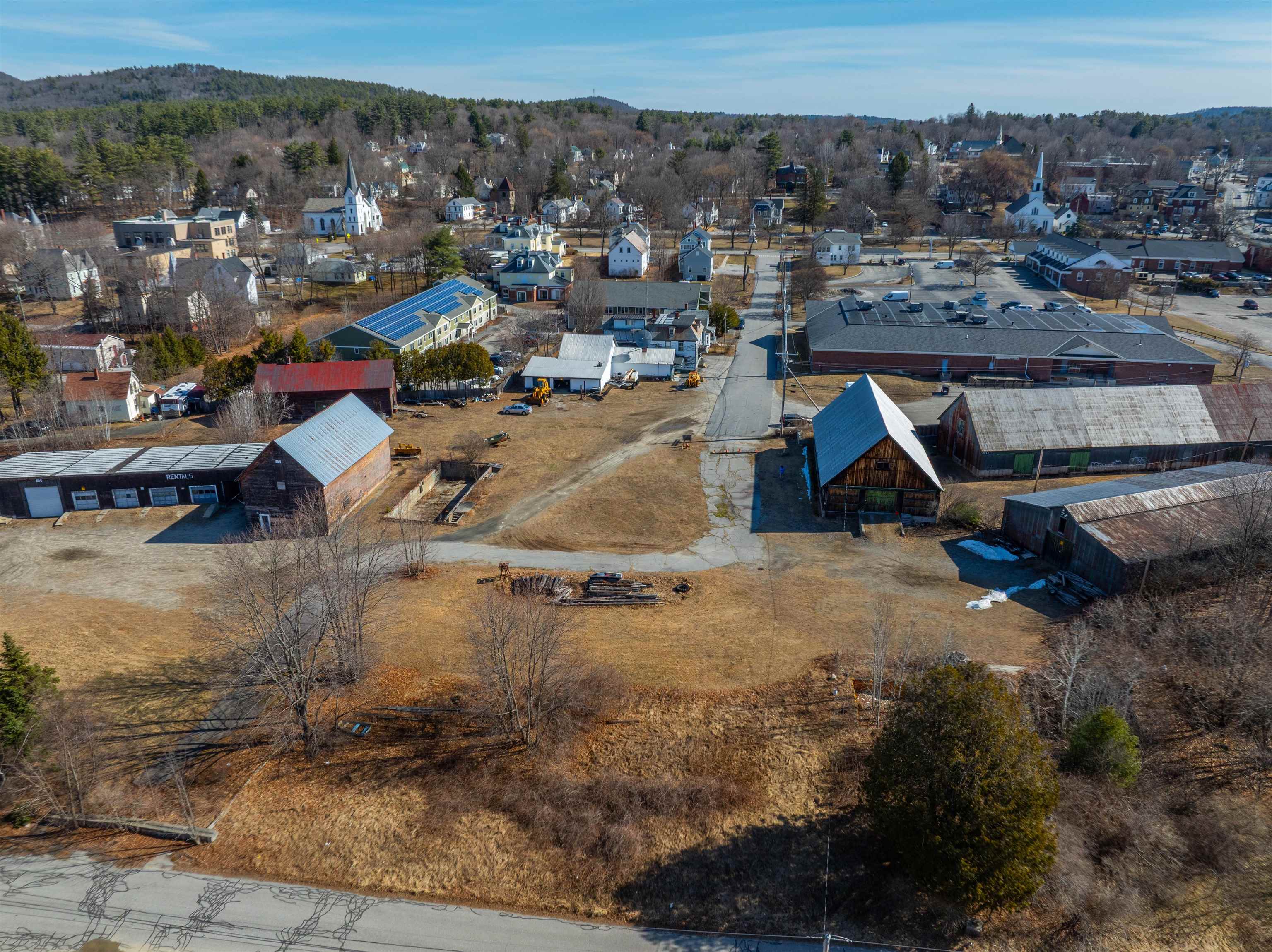 70 Pearl St, Newport, NH 03773