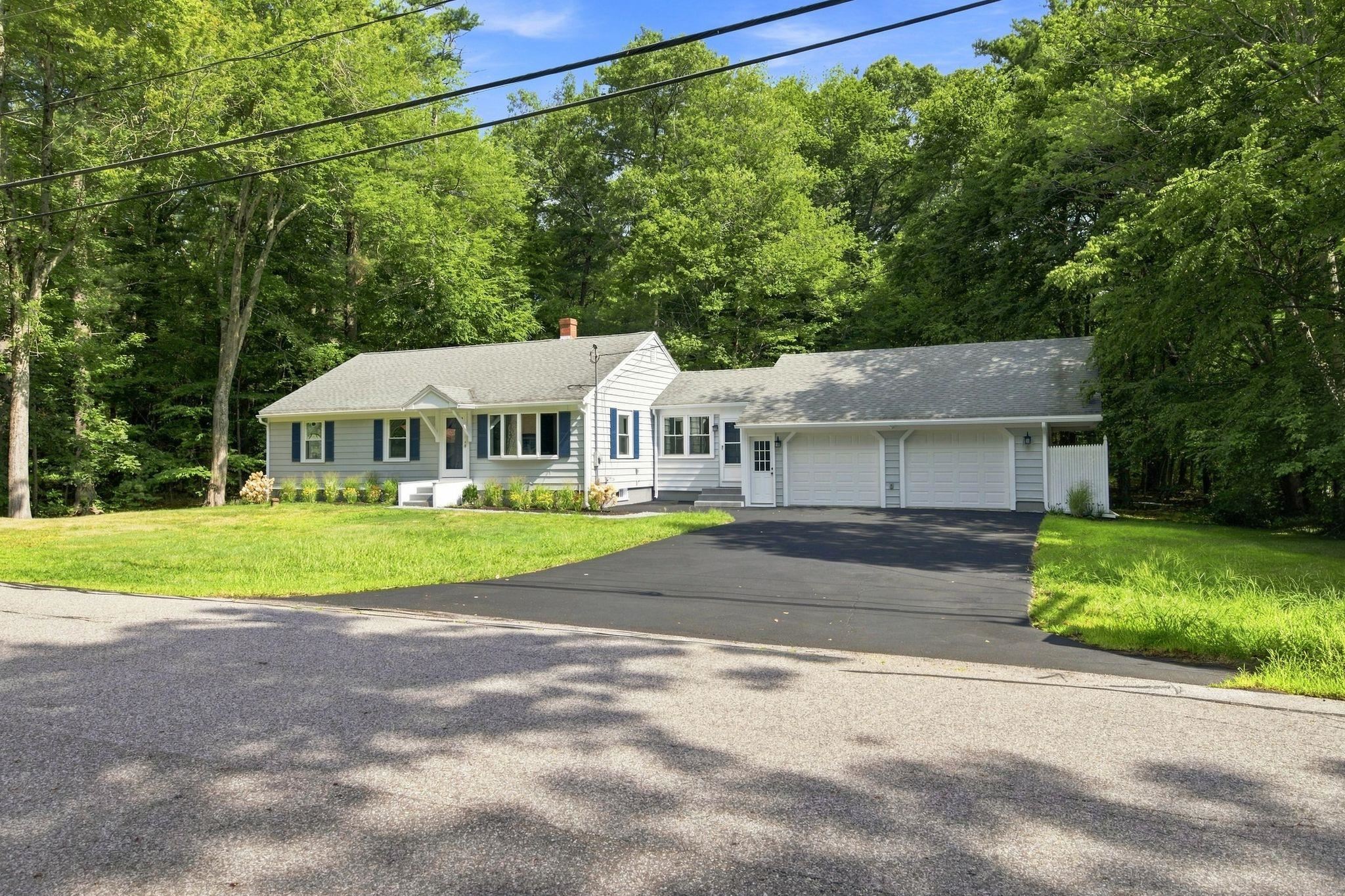 17 Drinkwater Rd, Hampton Falls, NH 03844