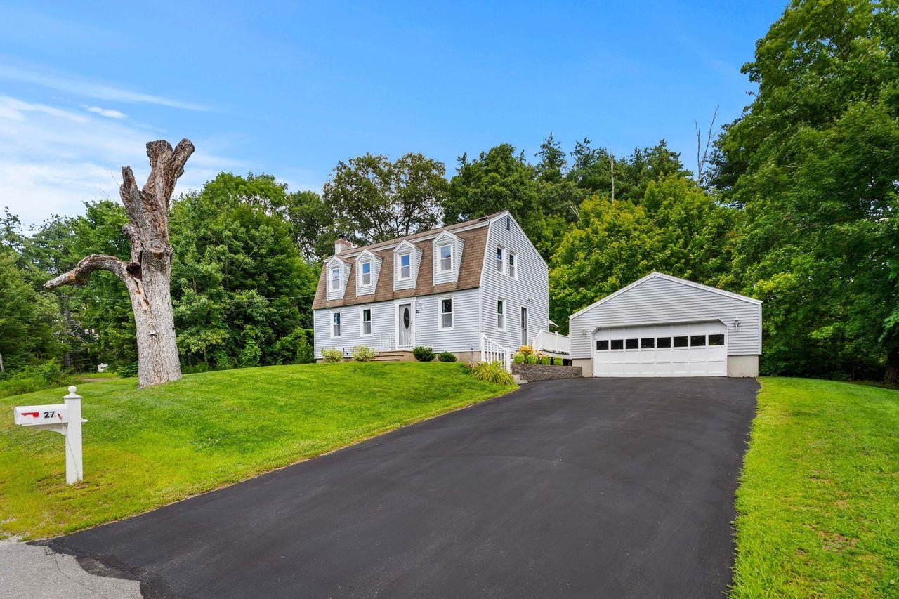 27 Boyd Rd, Londonderry, NH 03053