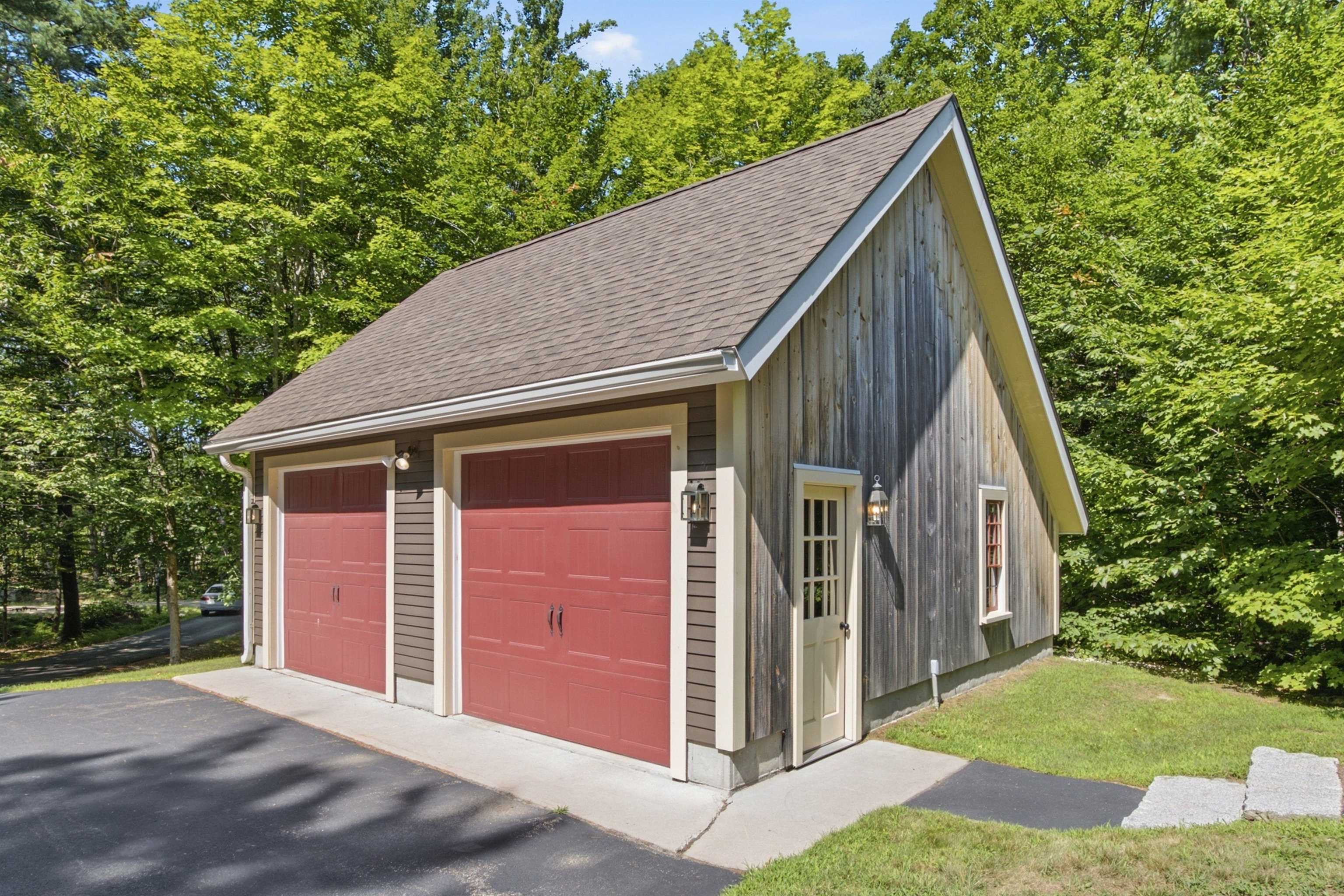 369 Stoddard Rd, Wolfeboro, NH 03894