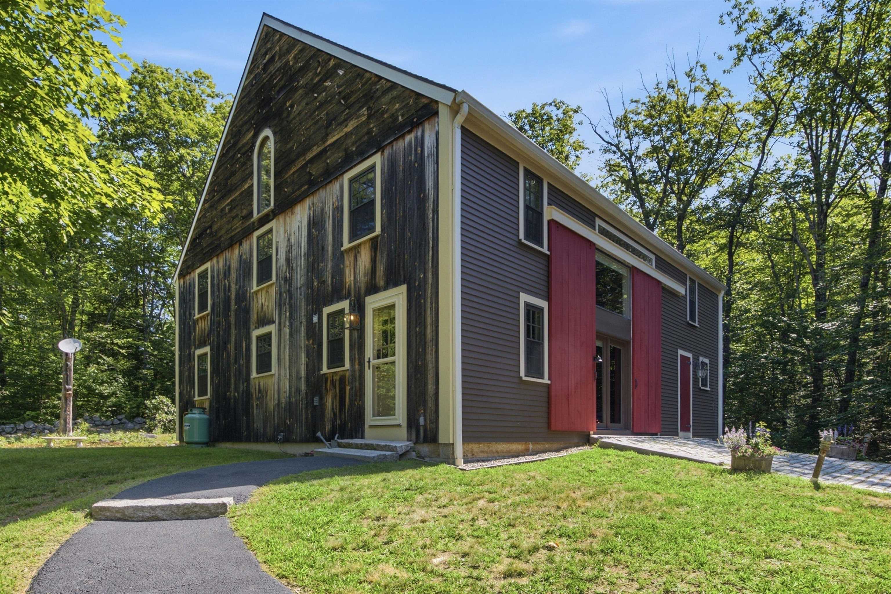 369 Stoddard Rd, Wolfeboro, NH 03894