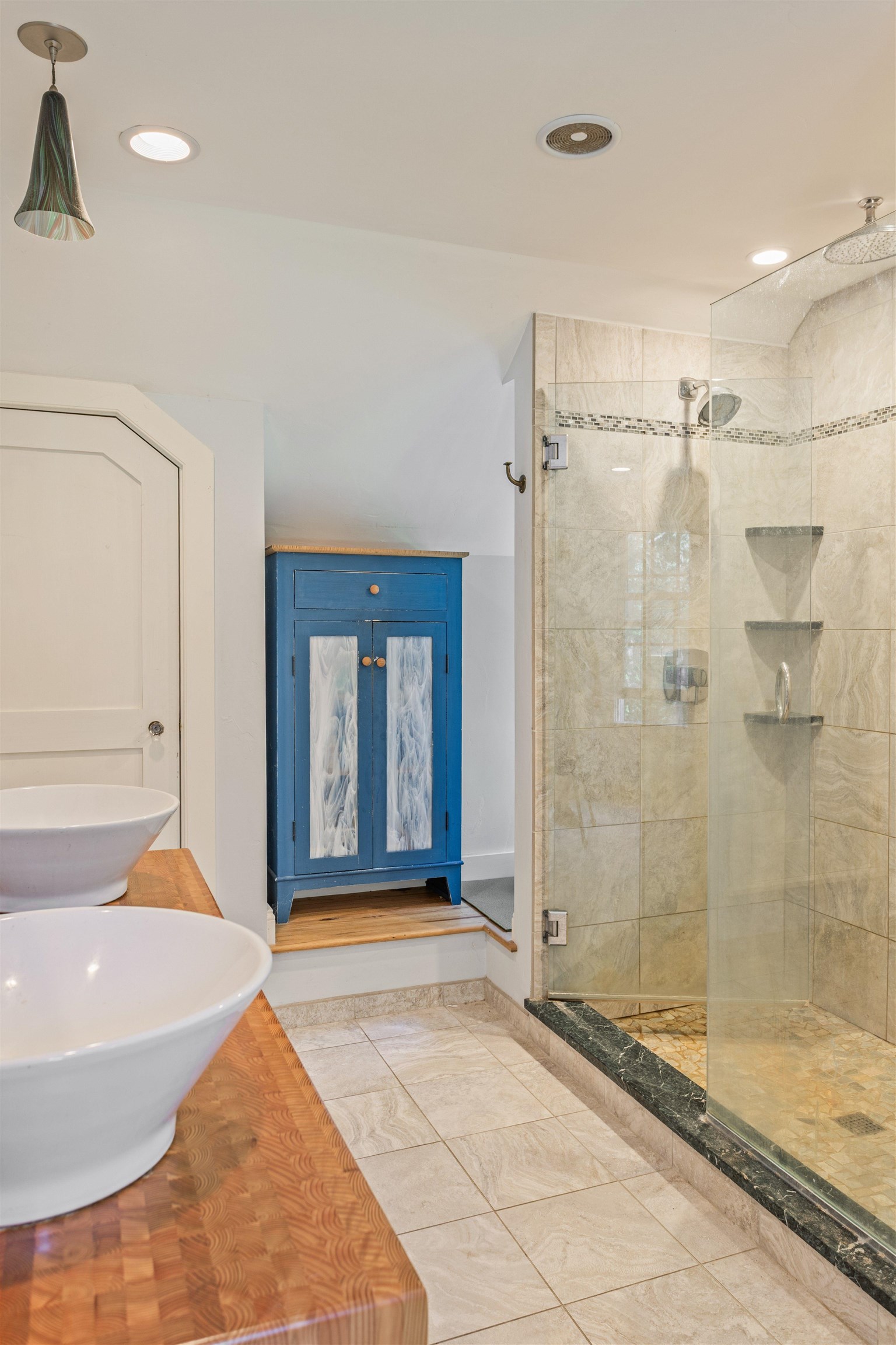 83 Walnut Ave, North Hampton, NH 03862