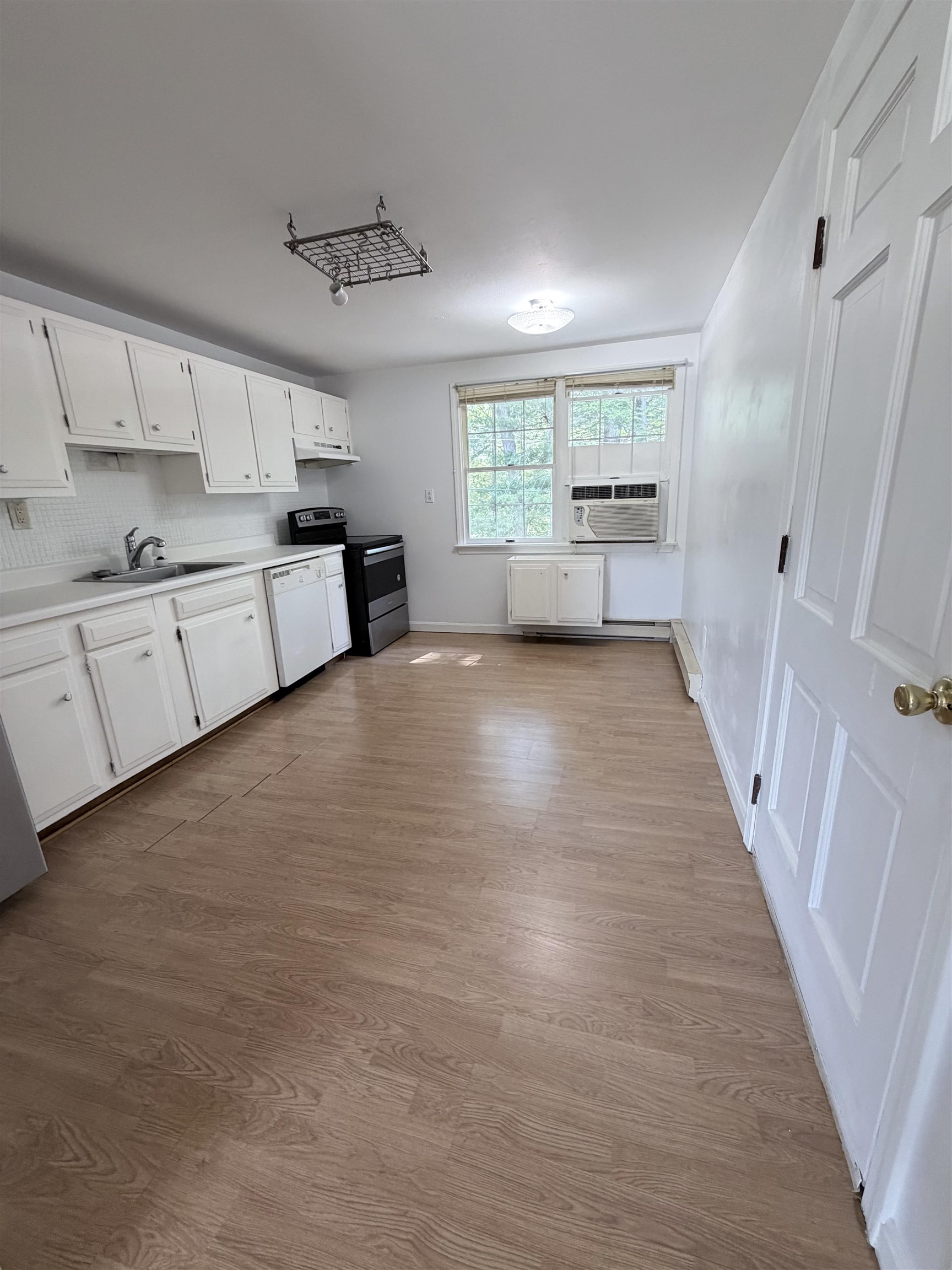 2nd image of 21 Folly Mill Ter #5E, Seabrook, NH 03874 | MLS# 5105790