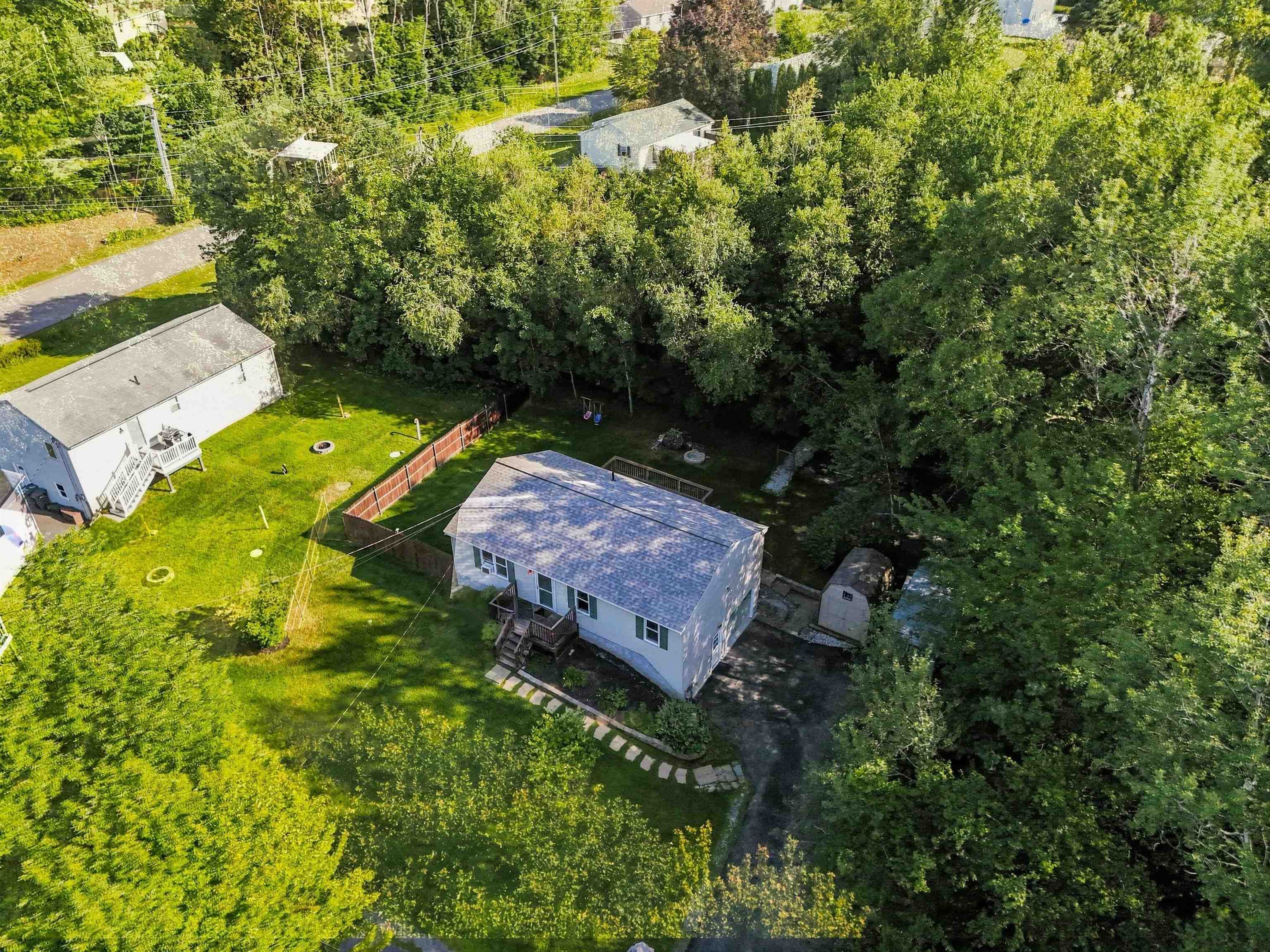 3 Rustic Ln, East Kingston, NH 03827