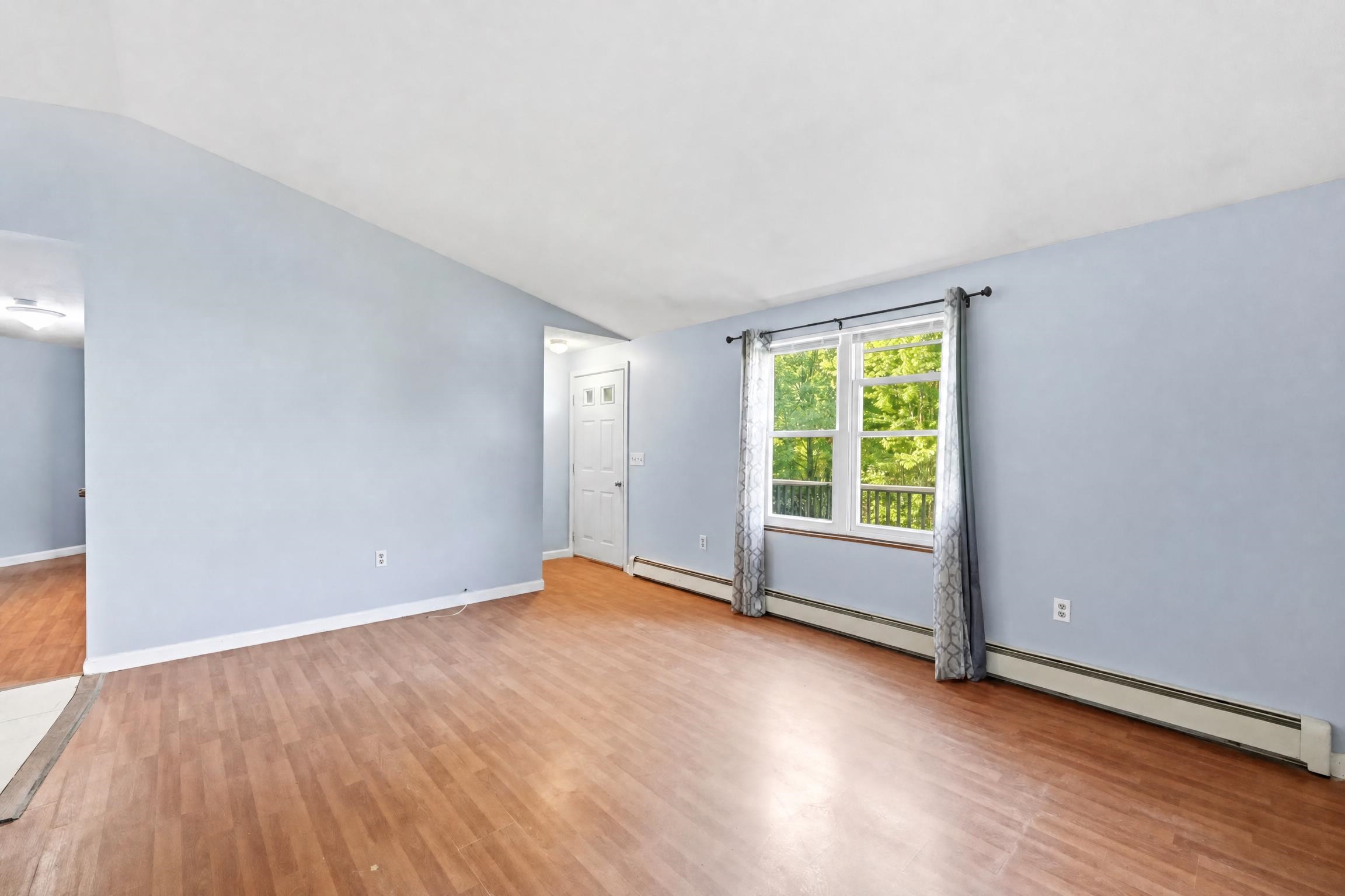3 Rustic Ln, East Kingston, NH 03827