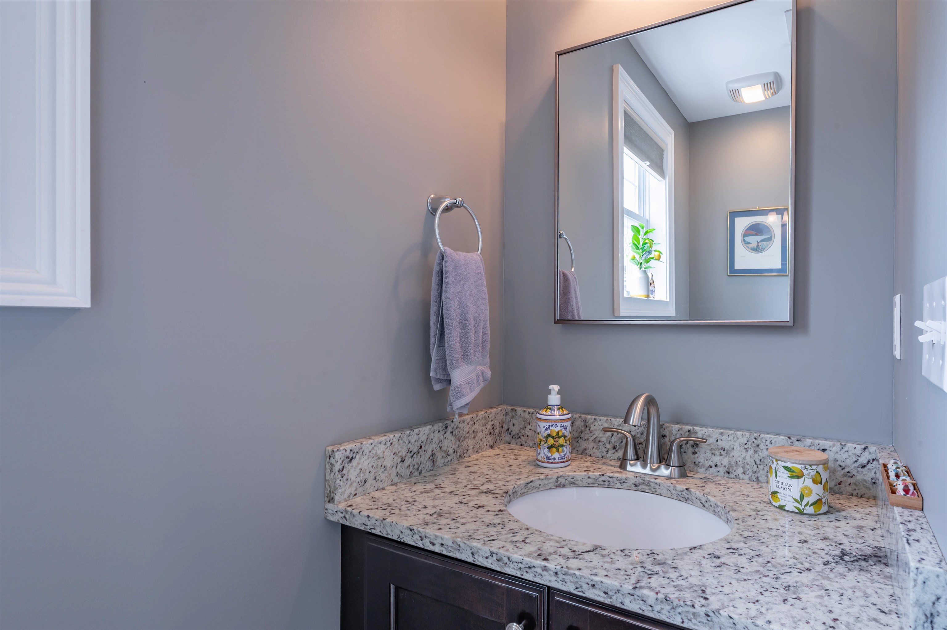 77 Deerwood Dr #A, Nashua, NH 03063