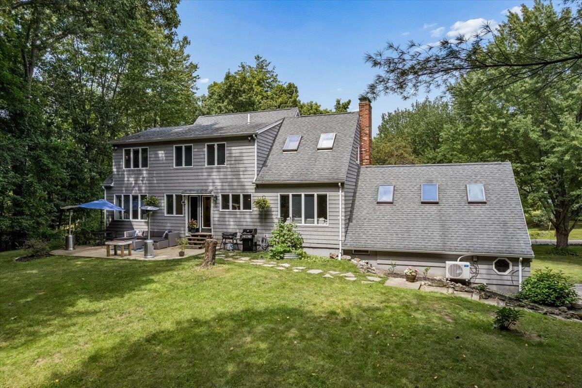 93 Old Nashua Rd, Londonderry, NH 03053