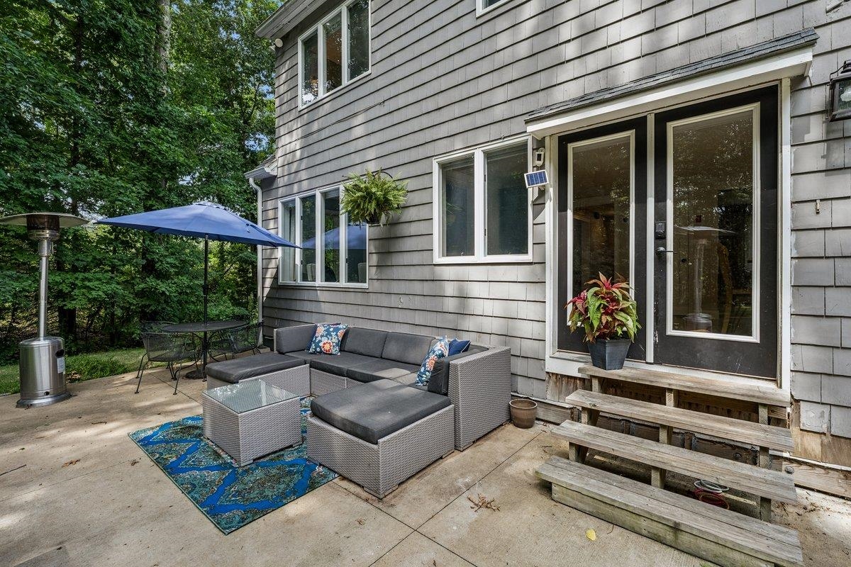 93 Old Nashua Rd, Londonderry, NH 03053