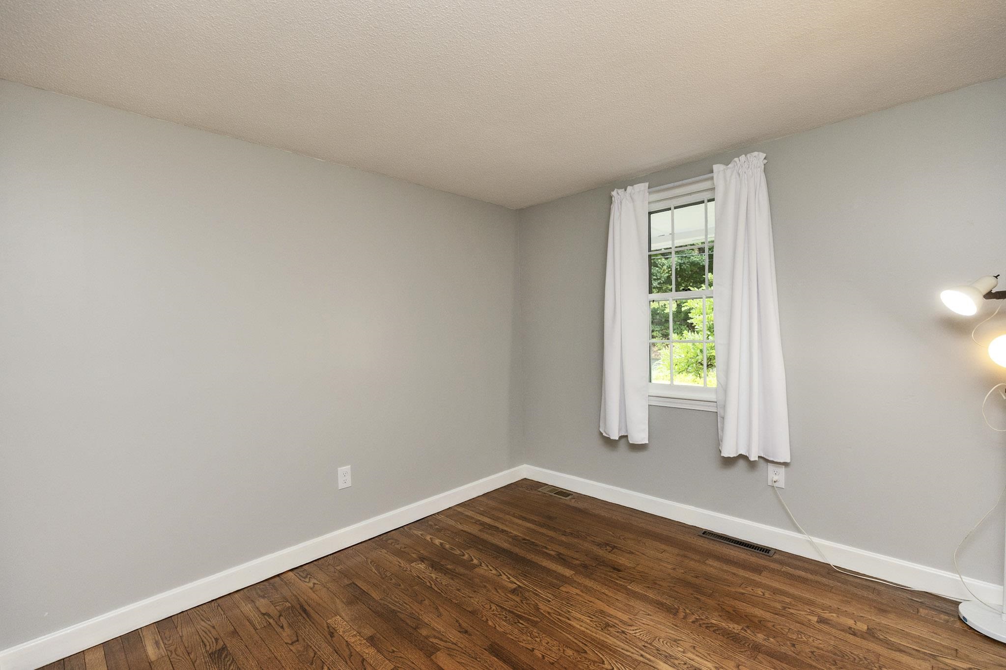 311 Old Street Rd, Peterborough, NH 03458